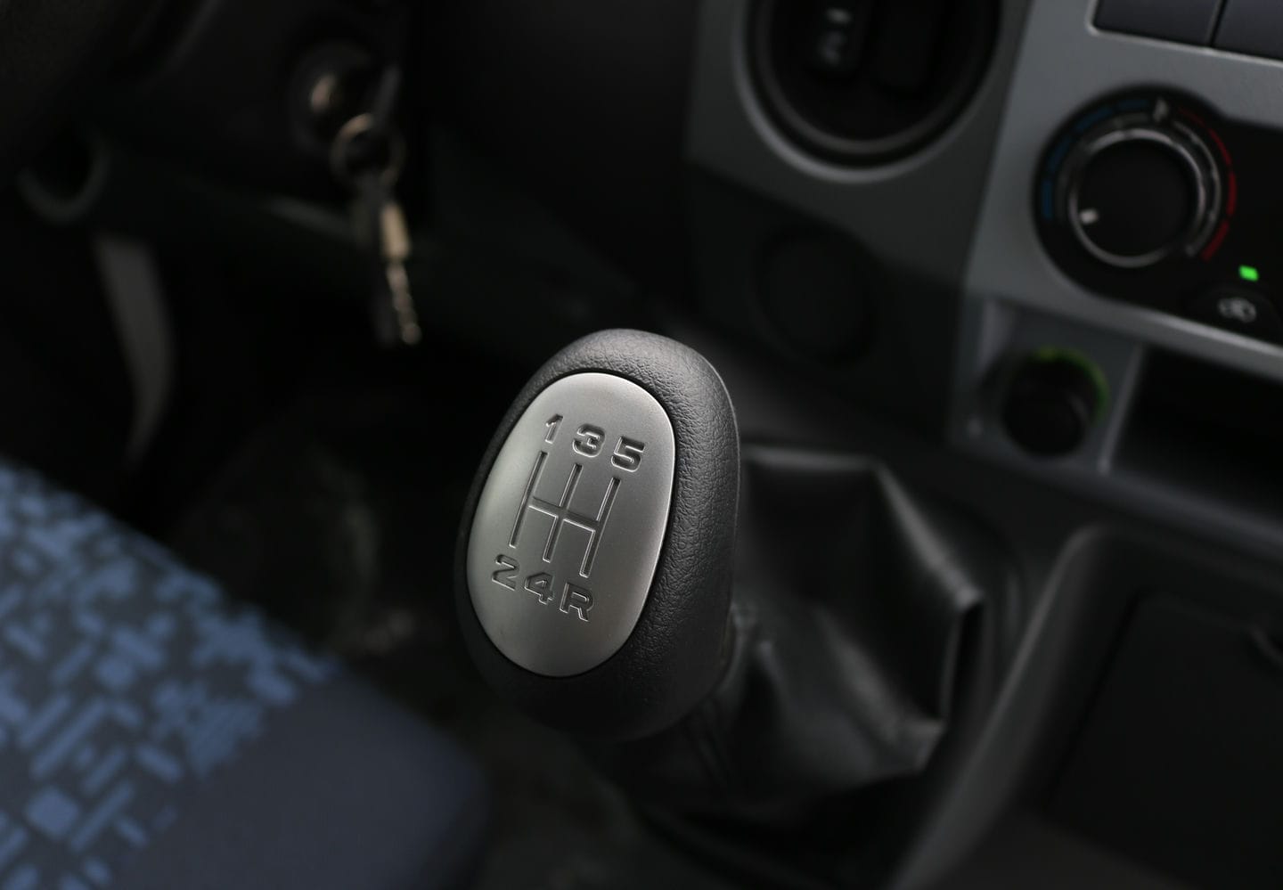 Gaz 17 Chỗ - http://marketing.udtrucks.com.vn/file/gaz/gaz-17-cho/photo/_MG_1332low.jpg