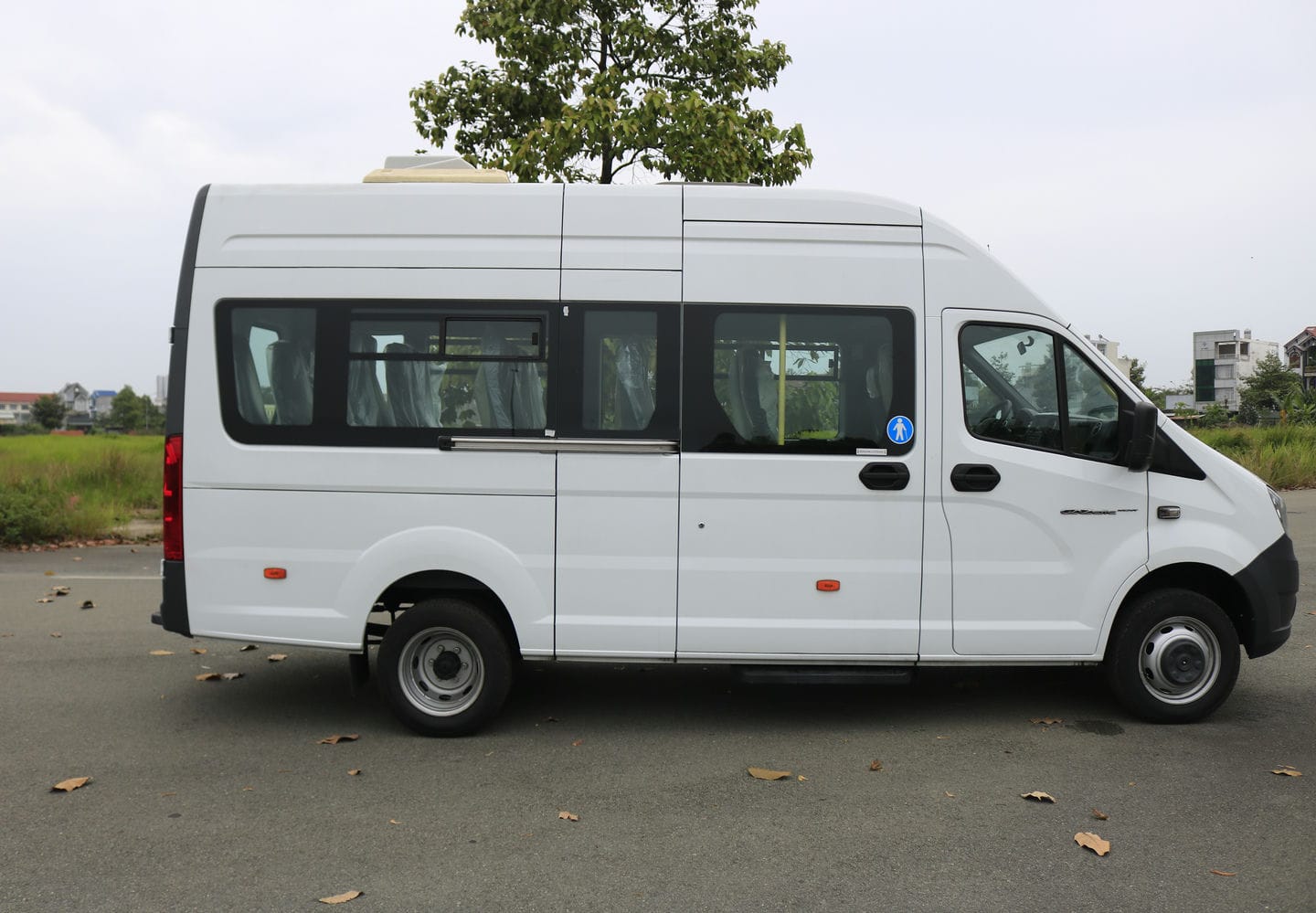 Gaz 17 Chỗ - http://marketing.udtrucks.com.vn/file/gaz/gaz-17-cho/photo/_MG_1338low.jpg