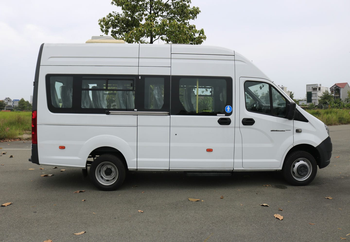 Gaz 17 Chỗ - http://marketing.udtrucks.com.vn/file/gaz/gaz-17-cho/photo/_MG_1340low.jpg