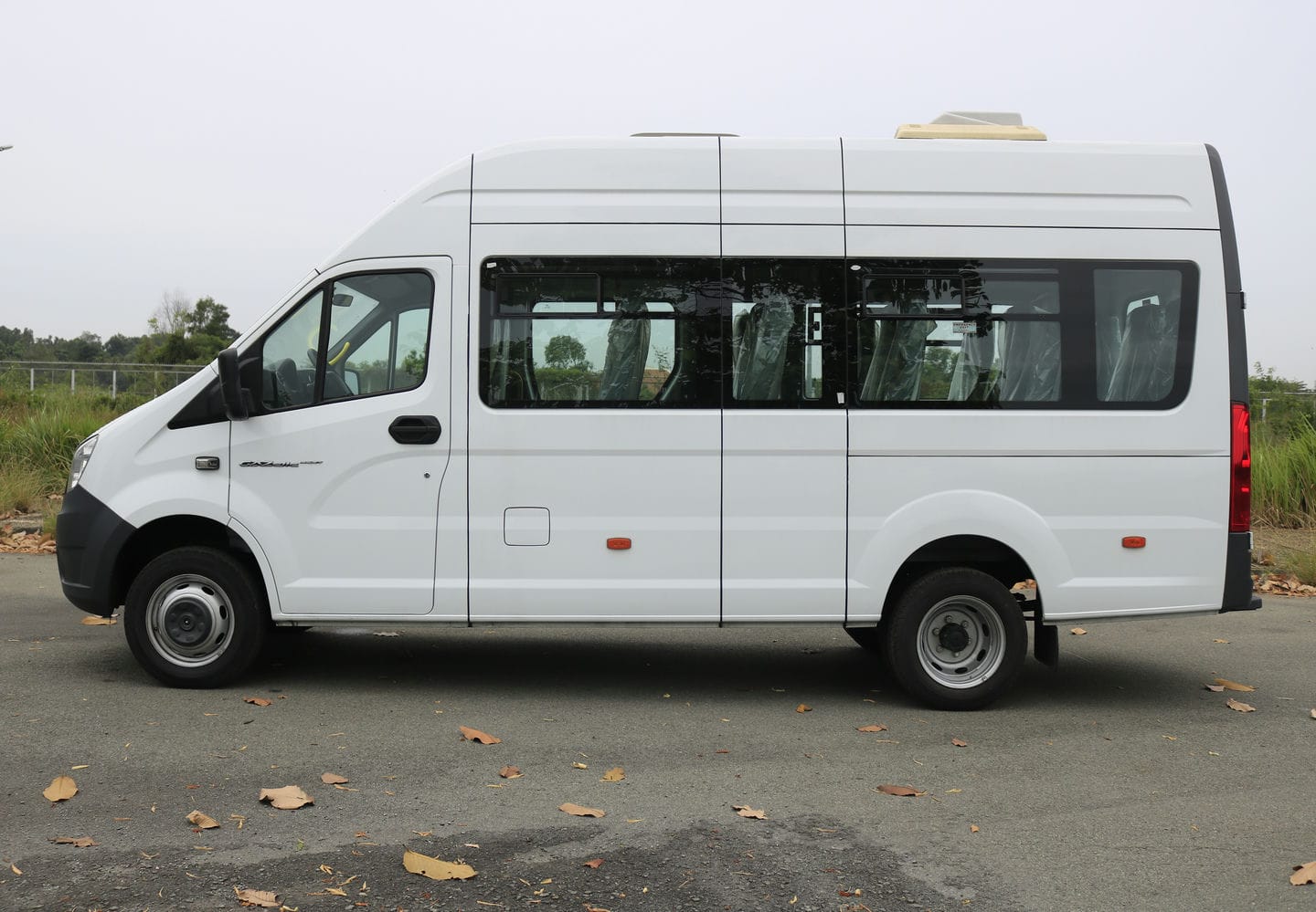 Gaz 17 Chỗ - http://marketing.udtrucks.com.vn/file/gaz/gaz-17-cho/photo/_MG_1348low.jpg