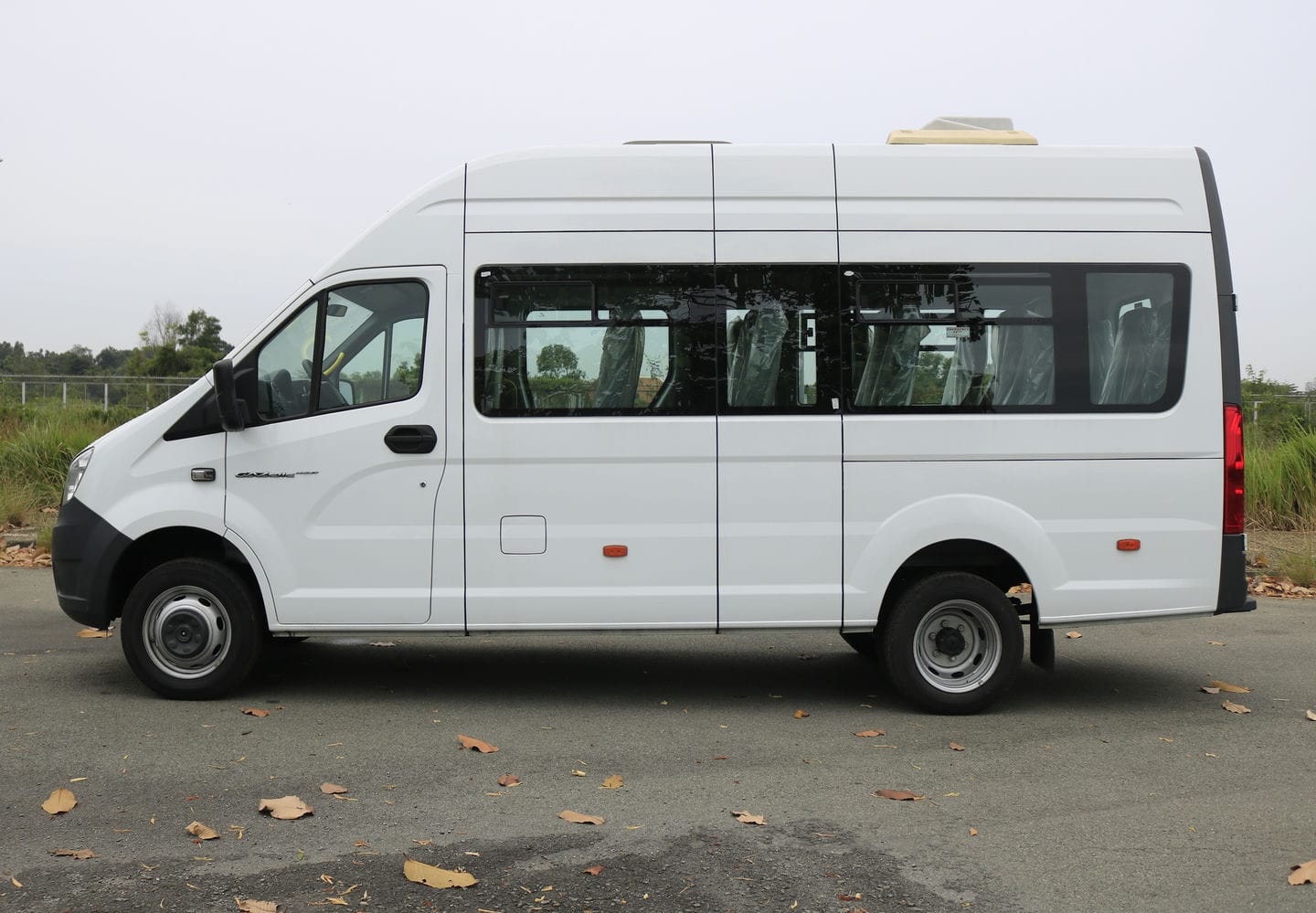 Gaz 17 Chỗ - http://marketing.udtrucks.com.vn/file/gaz/gaz-17-cho/photo/_MG_1349low.jpg