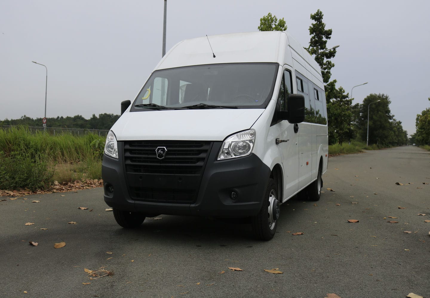 Gaz 17 Chỗ - http://marketing.udtrucks.com.vn/file/gaz/gaz-17-cho/photo/_MG_1350low.jpg