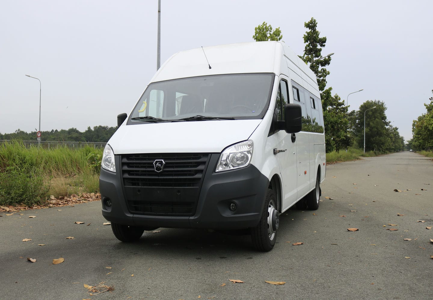 Gaz 17 Chỗ - http://marketing.udtrucks.com.vn/file/gaz/gaz-17-cho/photo/_MG_1352low.jpg