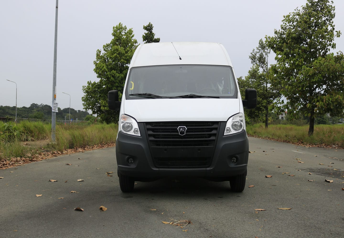 Gaz 17 Chỗ - http://marketing.udtrucks.com.vn/file/gaz/gaz-17-cho/photo/_MG_1355low.jpg