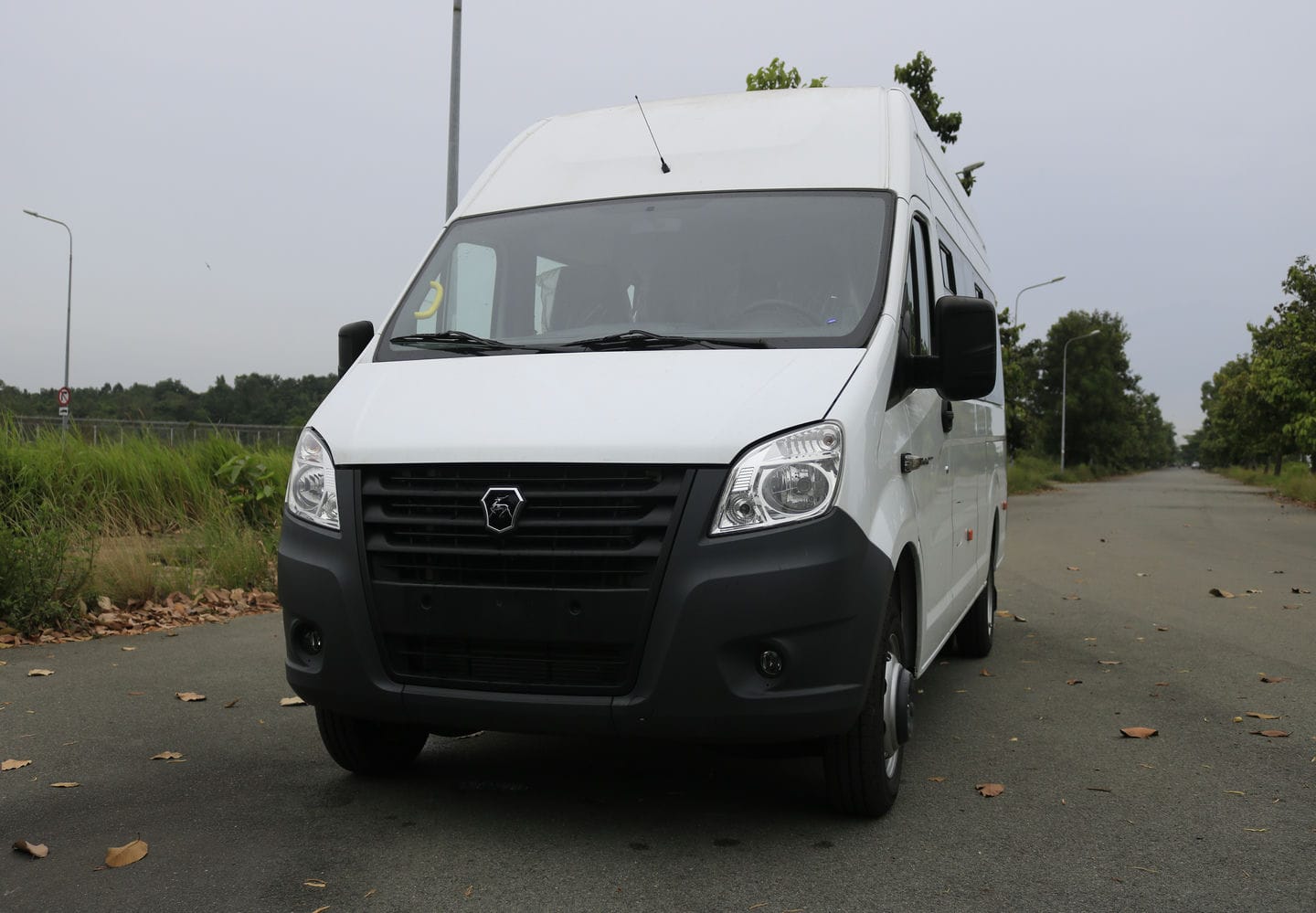 Gaz 17 Chỗ - http://marketing.udtrucks.com.vn/file/gaz/gaz-17-cho/photo/_MG_1362low.jpg