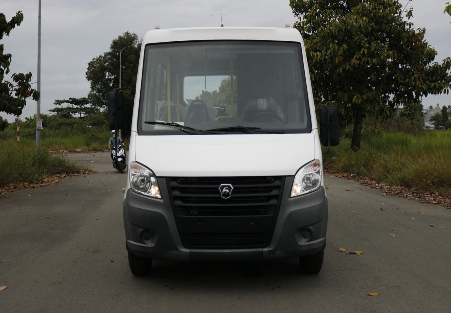 Gaz 19 Chỗ - http://marketing.udtrucks.com.vn/file/gaz/gaz-19-cho/photo/_MG_1247low.jpg