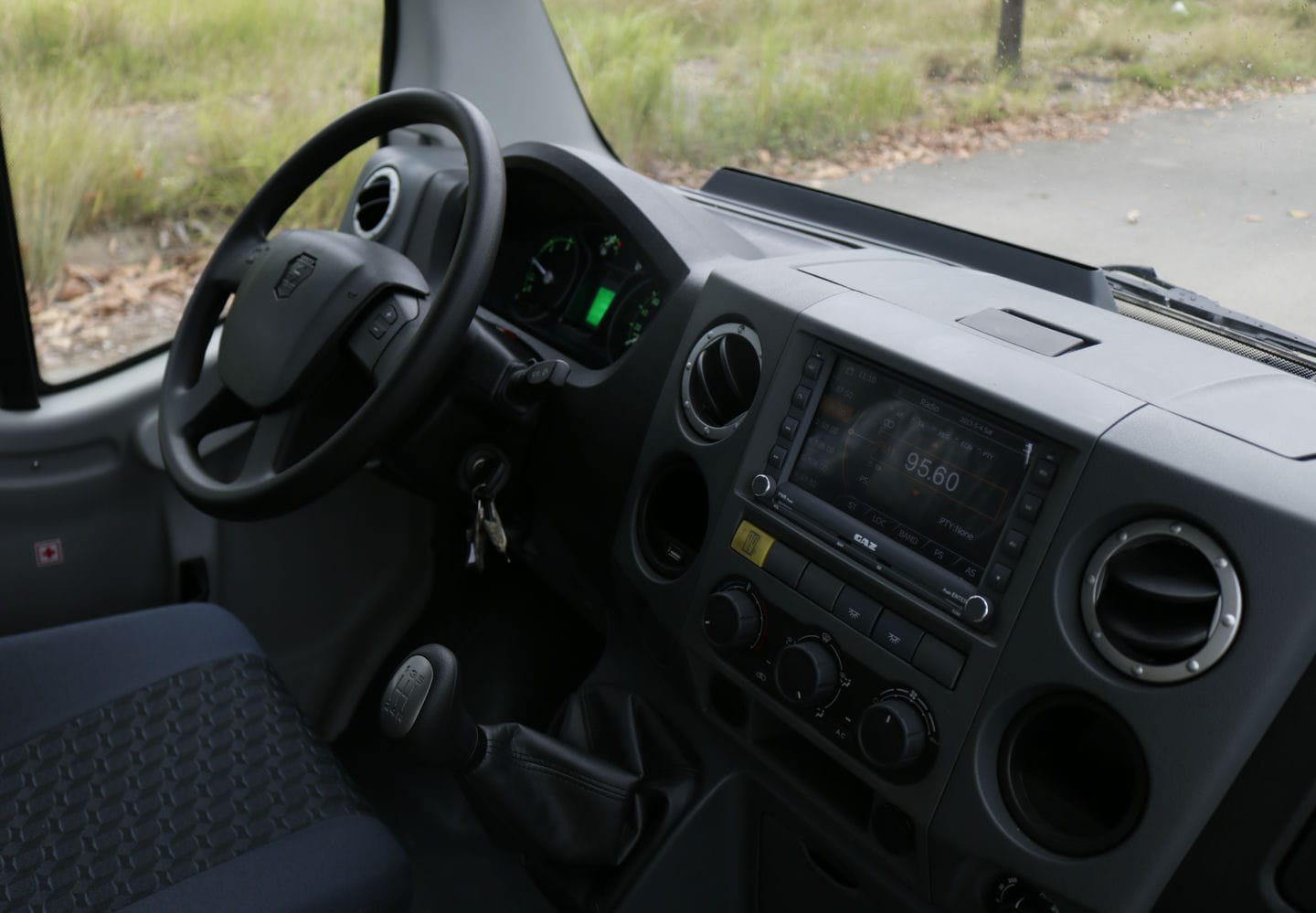 Gaz 19 Chỗ - http://marketing.udtrucks.com.vn/file/gaz/gaz-19-cho/photo/_MG_1279low.jpg