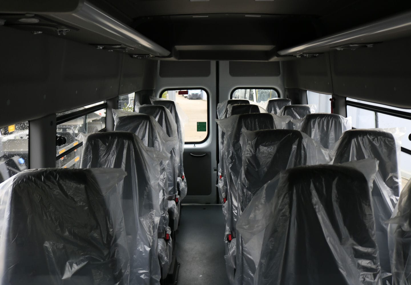 Gaz 20 Chỗ - http://marketing.udtrucks.com.vn/file/gaz/gaz-20-cho/photo/_MG_1301low.jpg