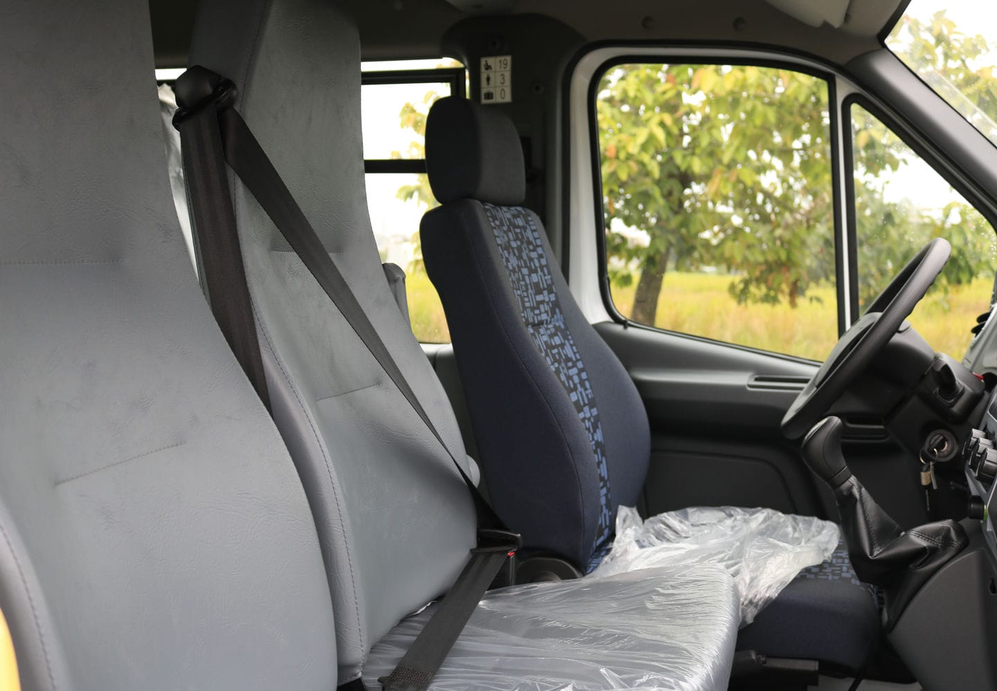 Gaz 20 Chỗ - http://marketing.udtrucks.com.vn/file/gaz/gaz-20-cho/photo/_MG_1304low.jpg