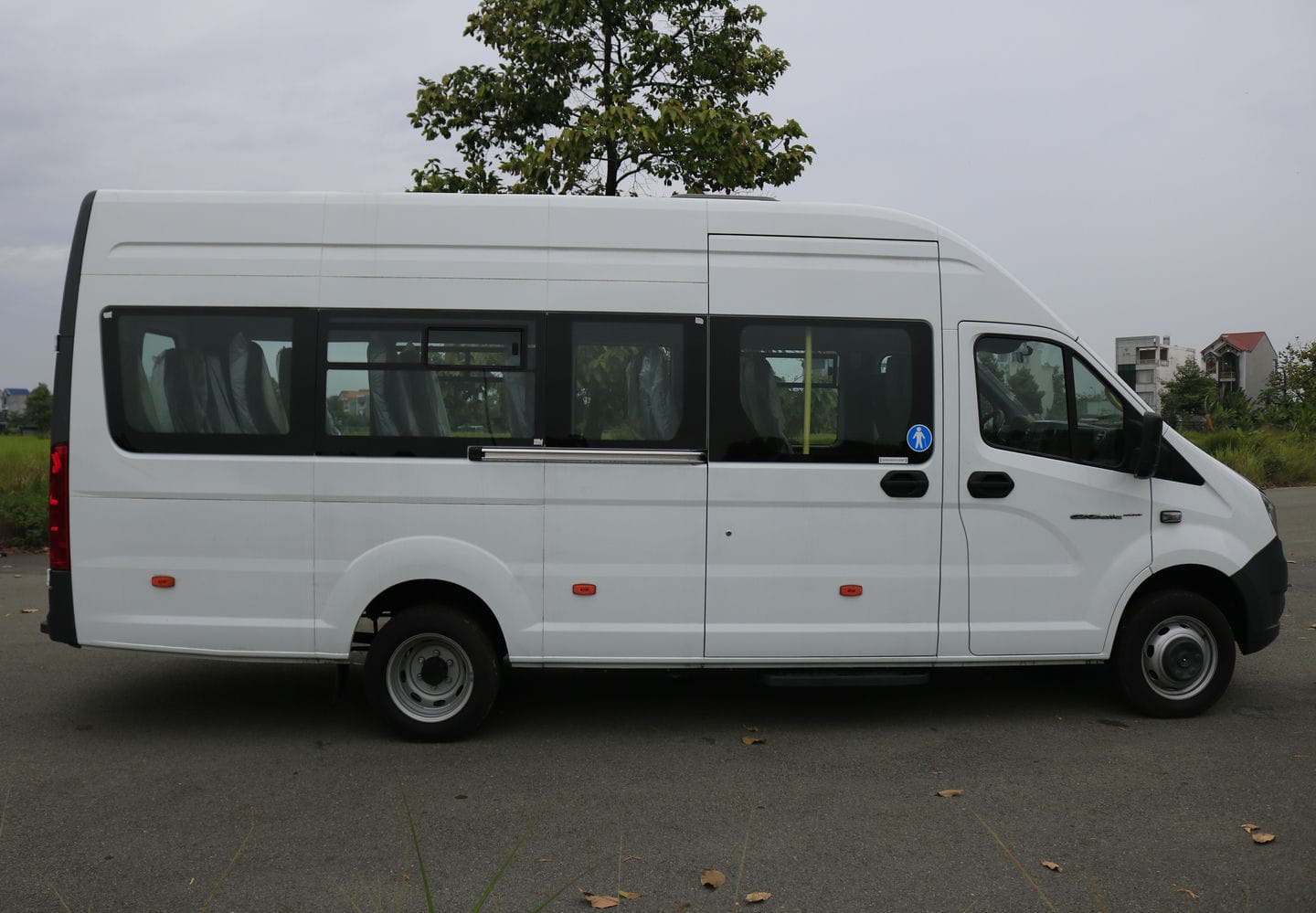 Gaz 20 Chỗ - http://marketing.udtrucks.com.vn/file/gaz/gaz-20-cho/photo/_MG_1309low.jpg
