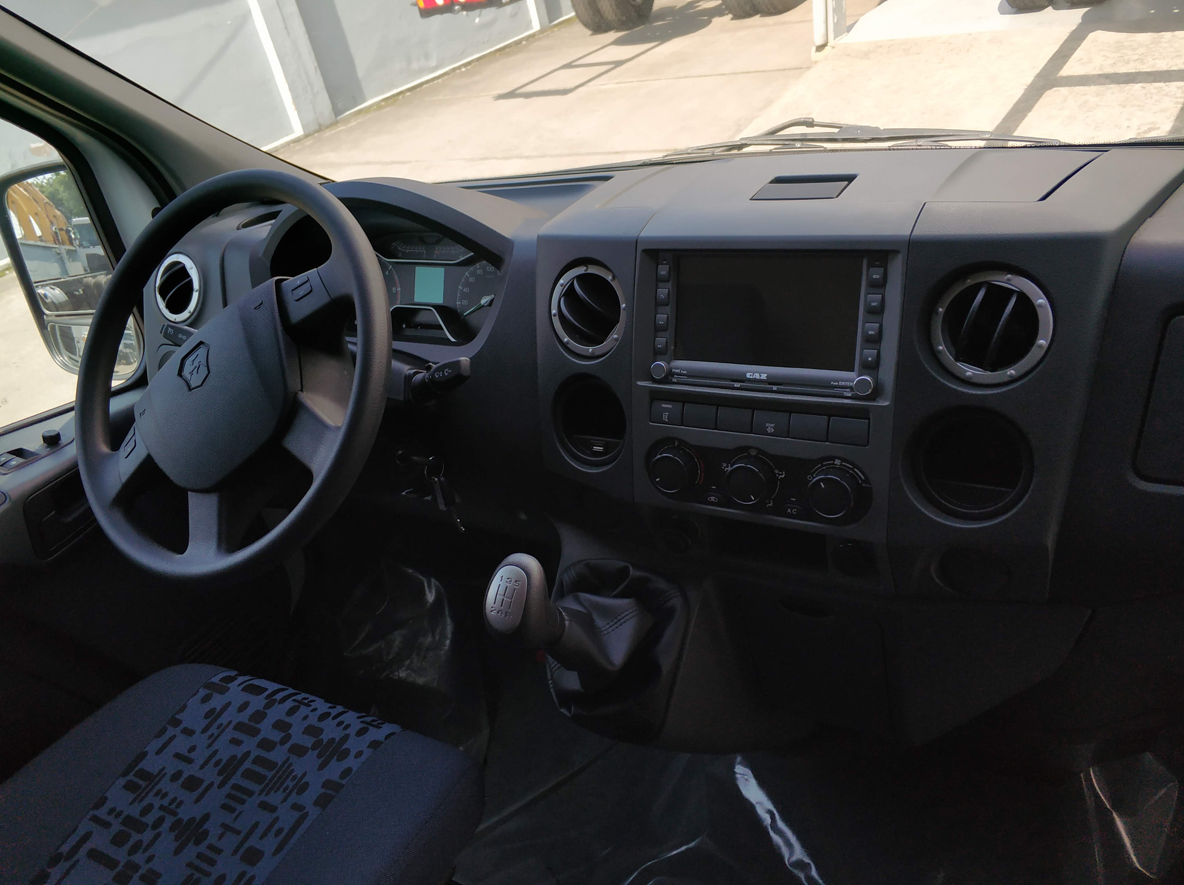 GAZ 3 Chỗ - http://marketing.udtrucks.com.vn/file/gaz/gaz-3-cho/photo/IMG_20221031_091124.jpg