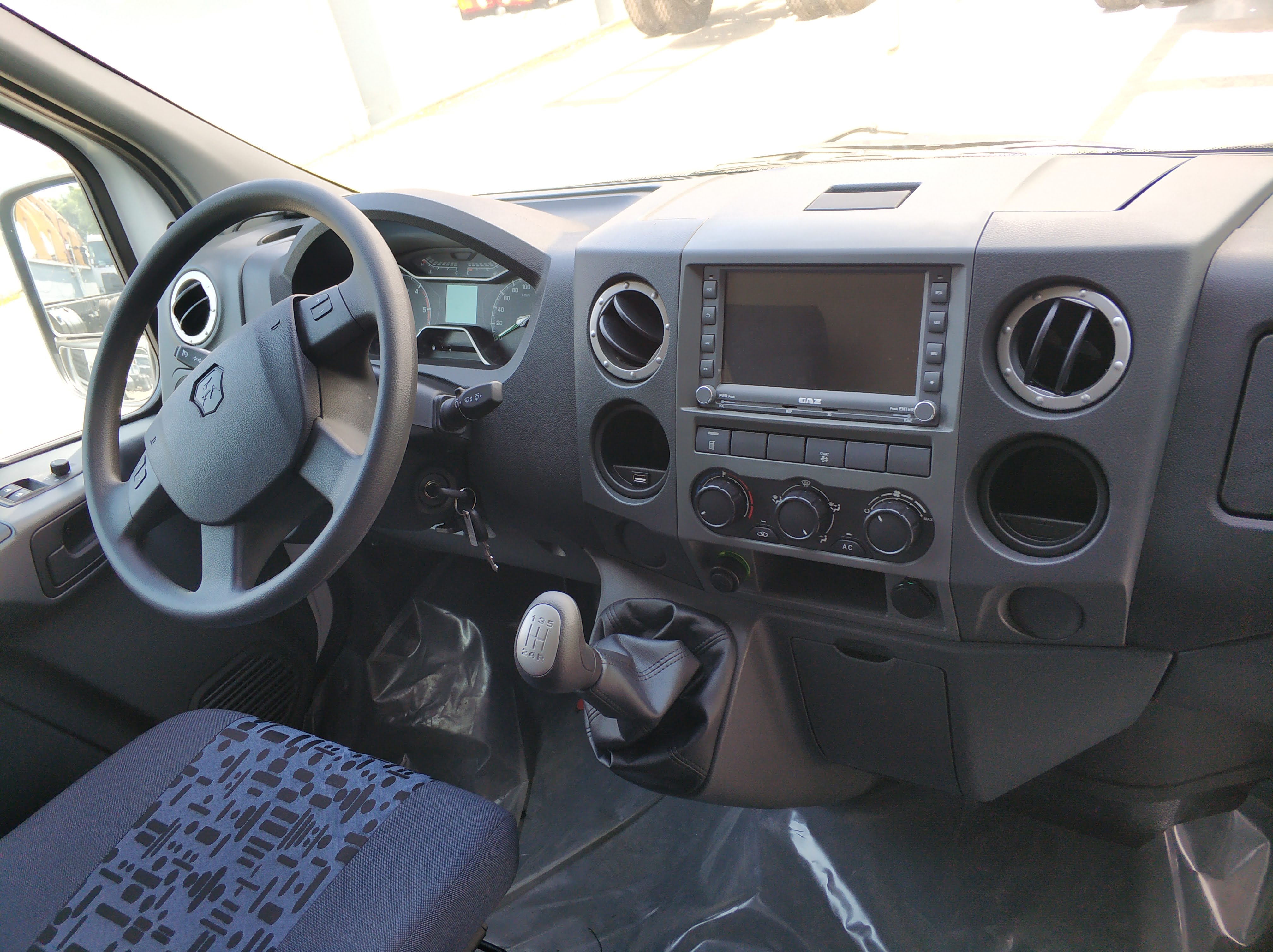GAZ 3 Chỗ - http://marketing.udtrucks.com.vn/file/gaz/gaz-3-cho/photo/IMG_20221031_091128.jpg