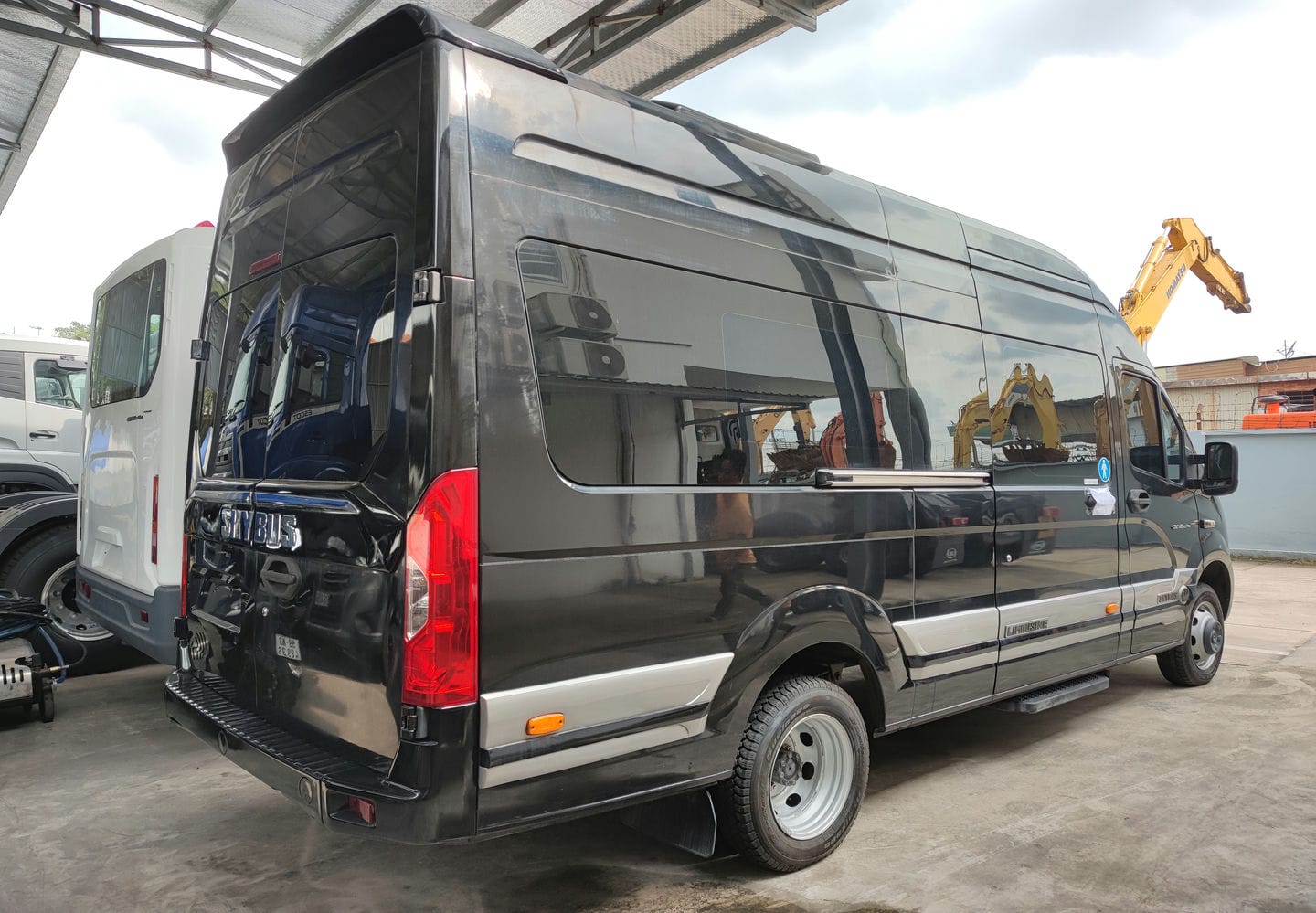 GAZ SKYBUS - http://marketing.udtrucks.com.vn/file/gaz/gaz-sky-bus/photo/IMG_20220730_150113low.jpg