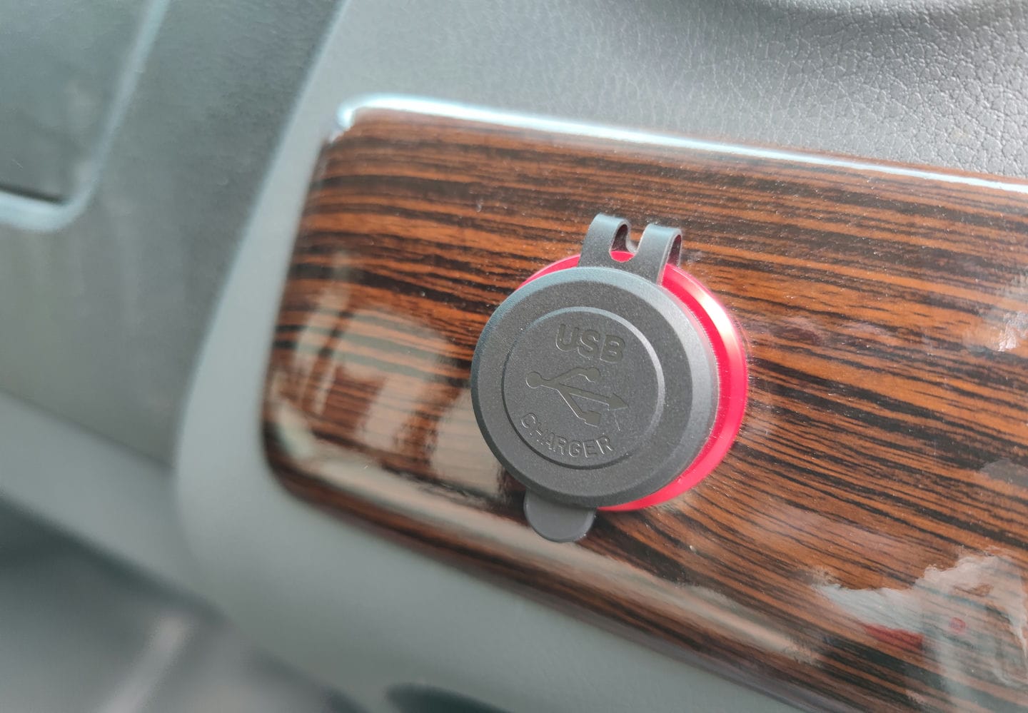 GAZ SKYBUS - http://marketing.udtrucks.com.vn/file/gaz/gaz-sky-bus/photo/IMG_20220730_150413low.jpg