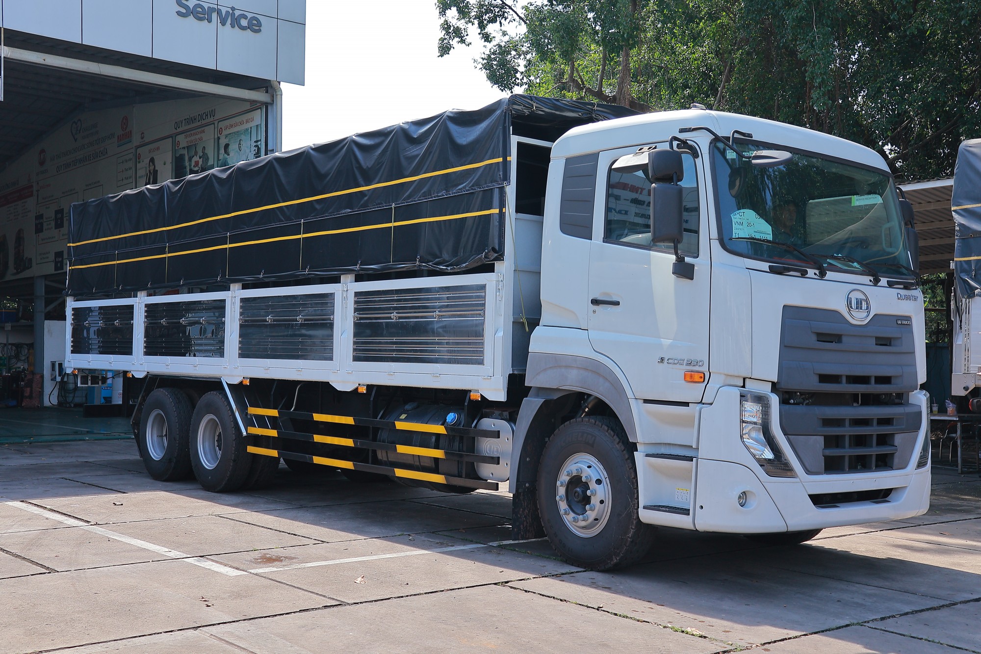 6x2 CDE 280 TMB IN - http://marketing.udtrucks.com.vn/file/udtrucks/CDE-280/TMB-Inox/photo/IMG_0934.jpg