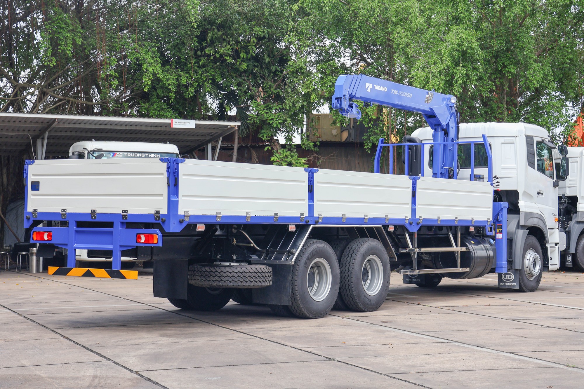 Cẩu Tadano 6x2 CDE 280 TL - http://marketing.udtrucks.com.vn/file/udtrucks/CDE-280/Tadano/photo/IMG_3238.jpg