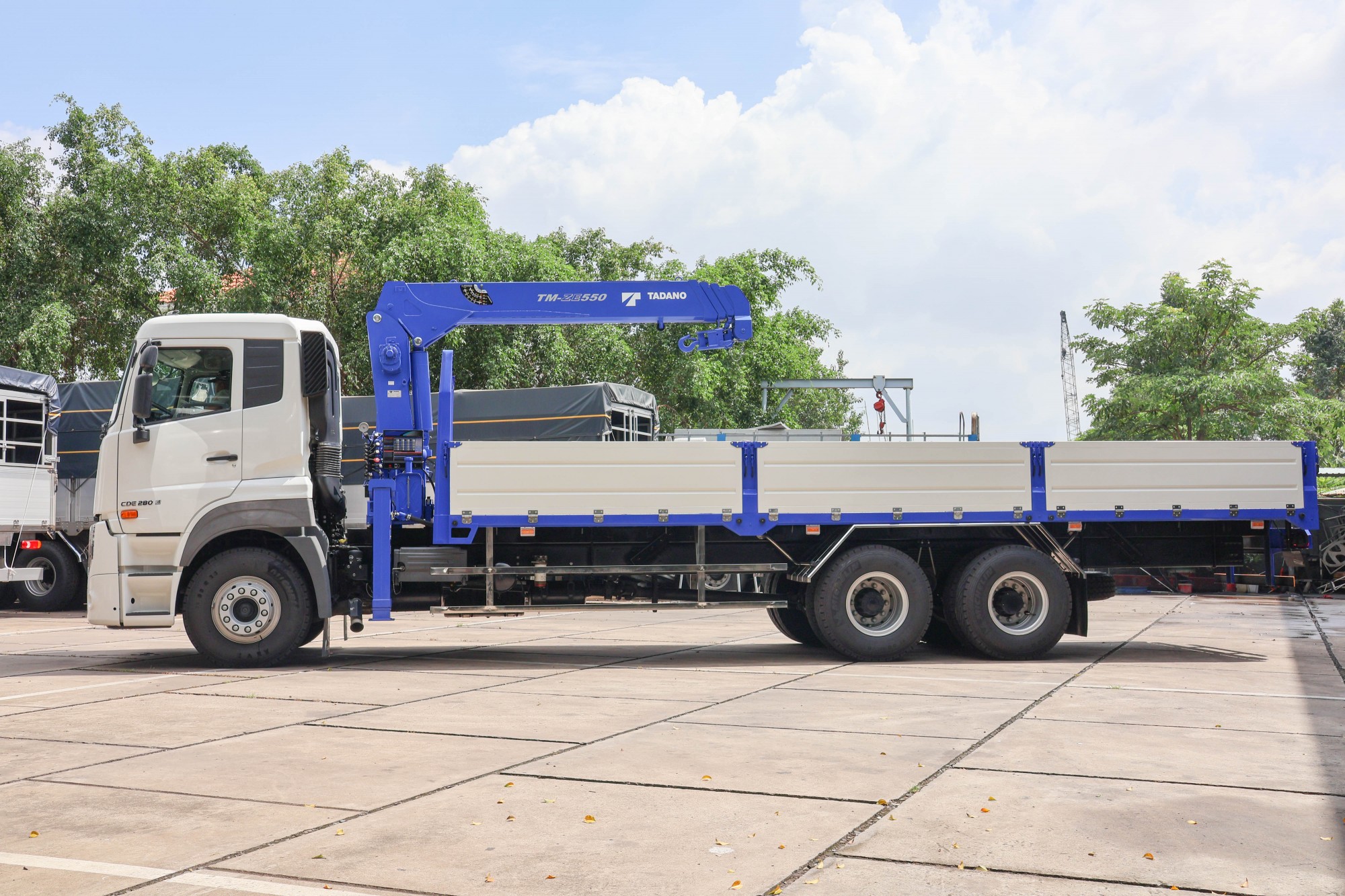 Cẩu Tadano 6x2 CDE 280 TL - http://marketing.udtrucks.com.vn/file/udtrucks/CDE-280/Tadano/photo/IMG_3249.jpg