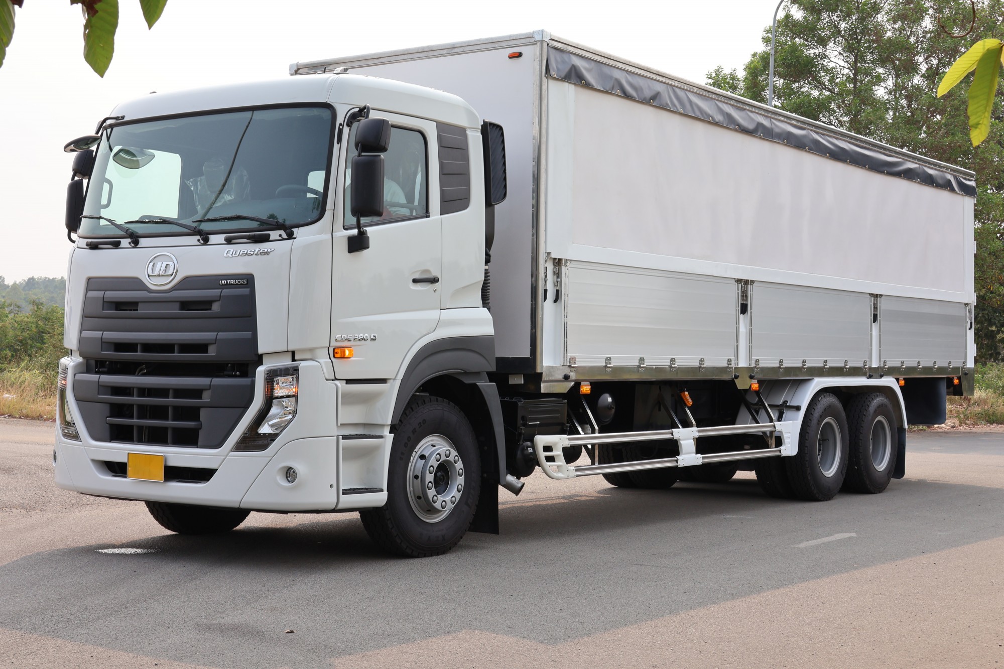 Thùng Cánh Dơi 6x2 CDE 280 - http://marketing.udtrucks.com.vn/file/udtrucks/CDE-280/Thung-Canh-Doi/photo/IMG_0215.jpg