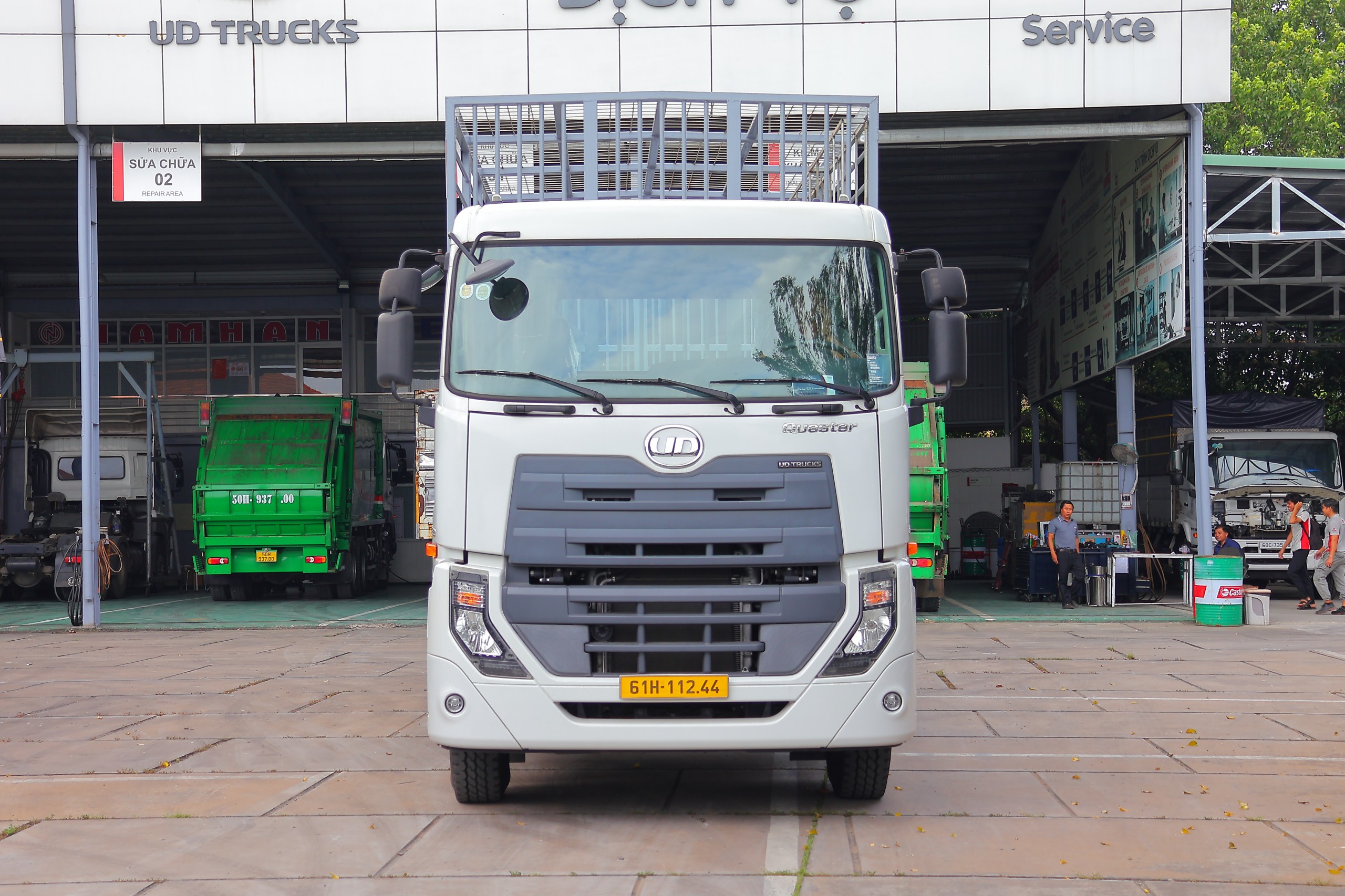 Xe chở gia cầm 6x2 CDE 280 - http://marketing.udtrucks.com.vn/file/udtrucks/CDE-280/Xe-Cho-Ga/photo/img_3367.jpg