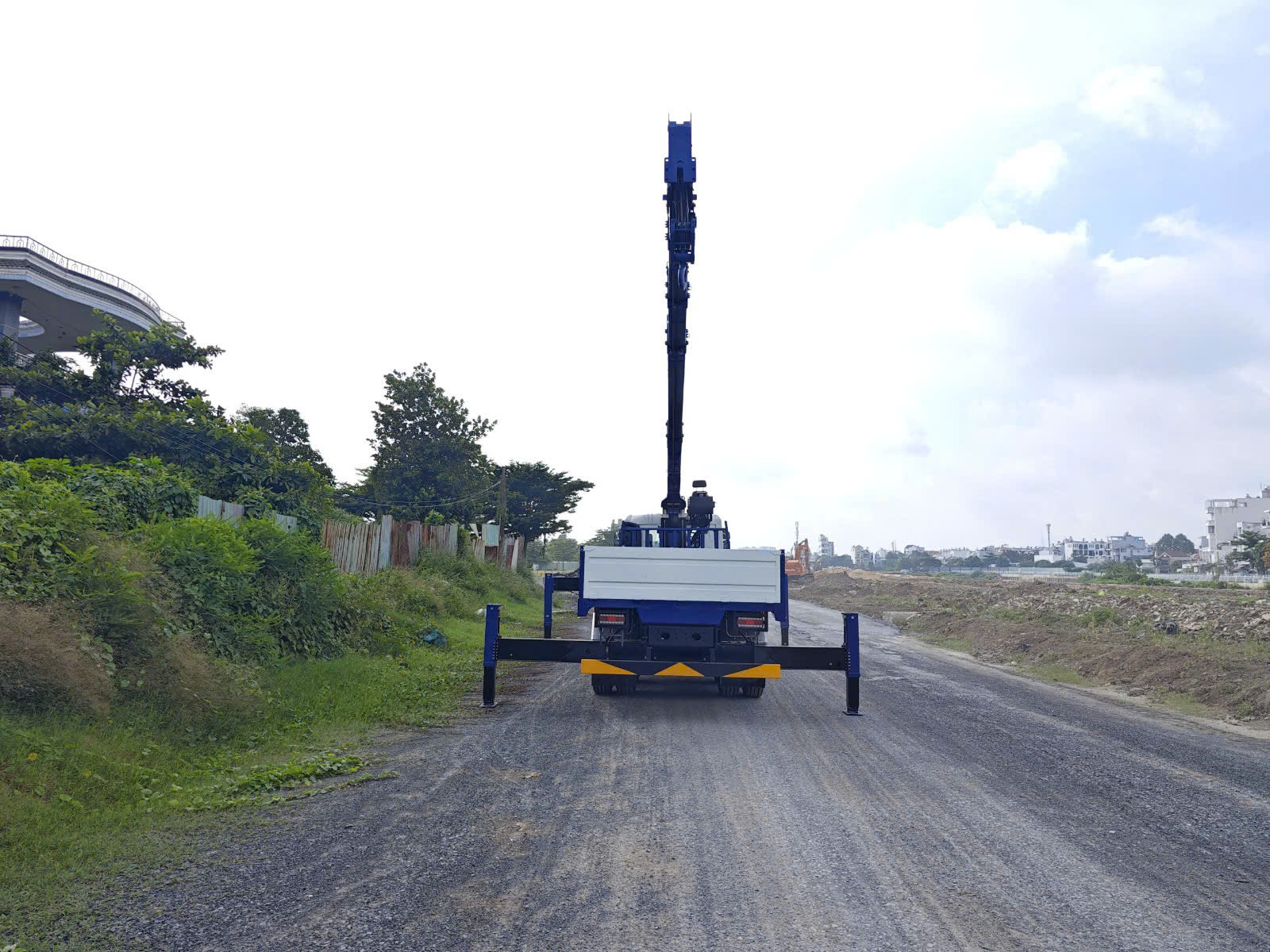 8x4 CGE 350 Cẩu DongYang SS2725LB - http://marketing.udtrucks.com.vn/file/udtrucks/CGE-350/Dongyang-SS2725LB/photo/1786169401880_4668912562854094576_g5144616896655904606_d41b317de.jpg