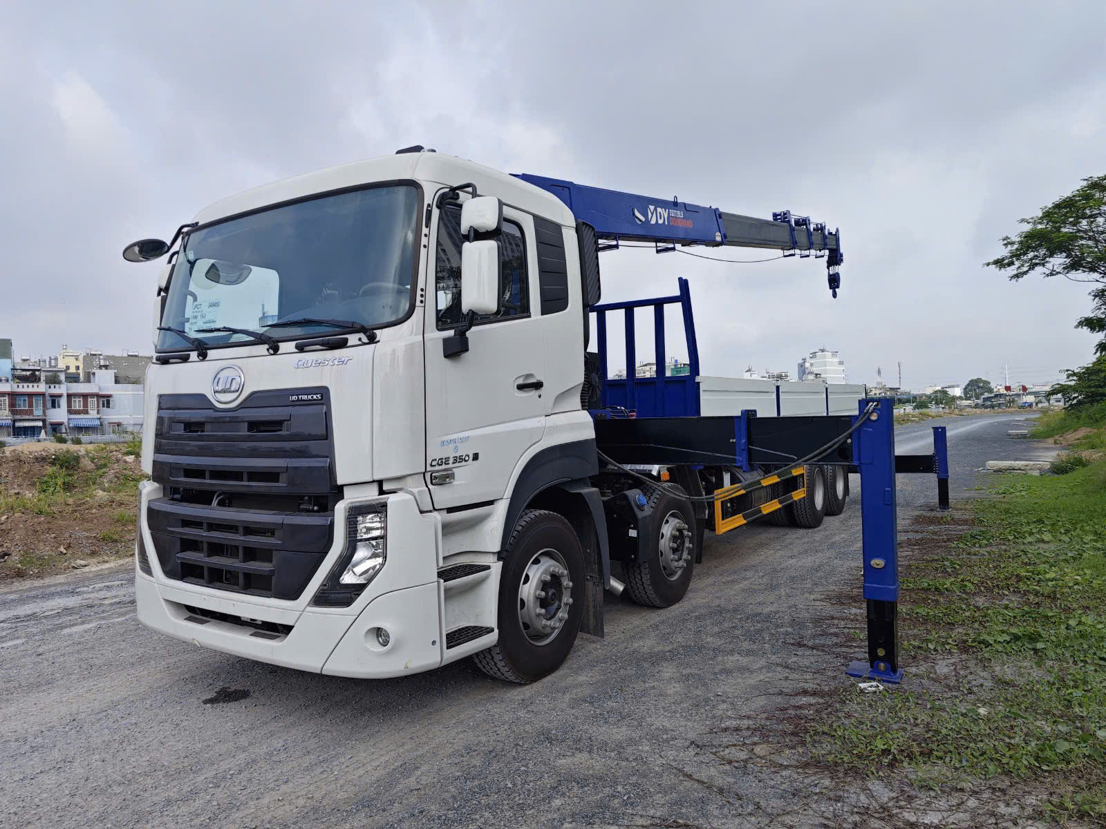 8x4 CGE 350 Cẩu DongYang SS2725LB - http://marketing.udtrucks.com.vn/file/udtrucks/CGE-350/Dongyang-SS2725LB/photo/1786169401897_4668912562854094576_g5144616896655904606_43fc6f43b.jpg
