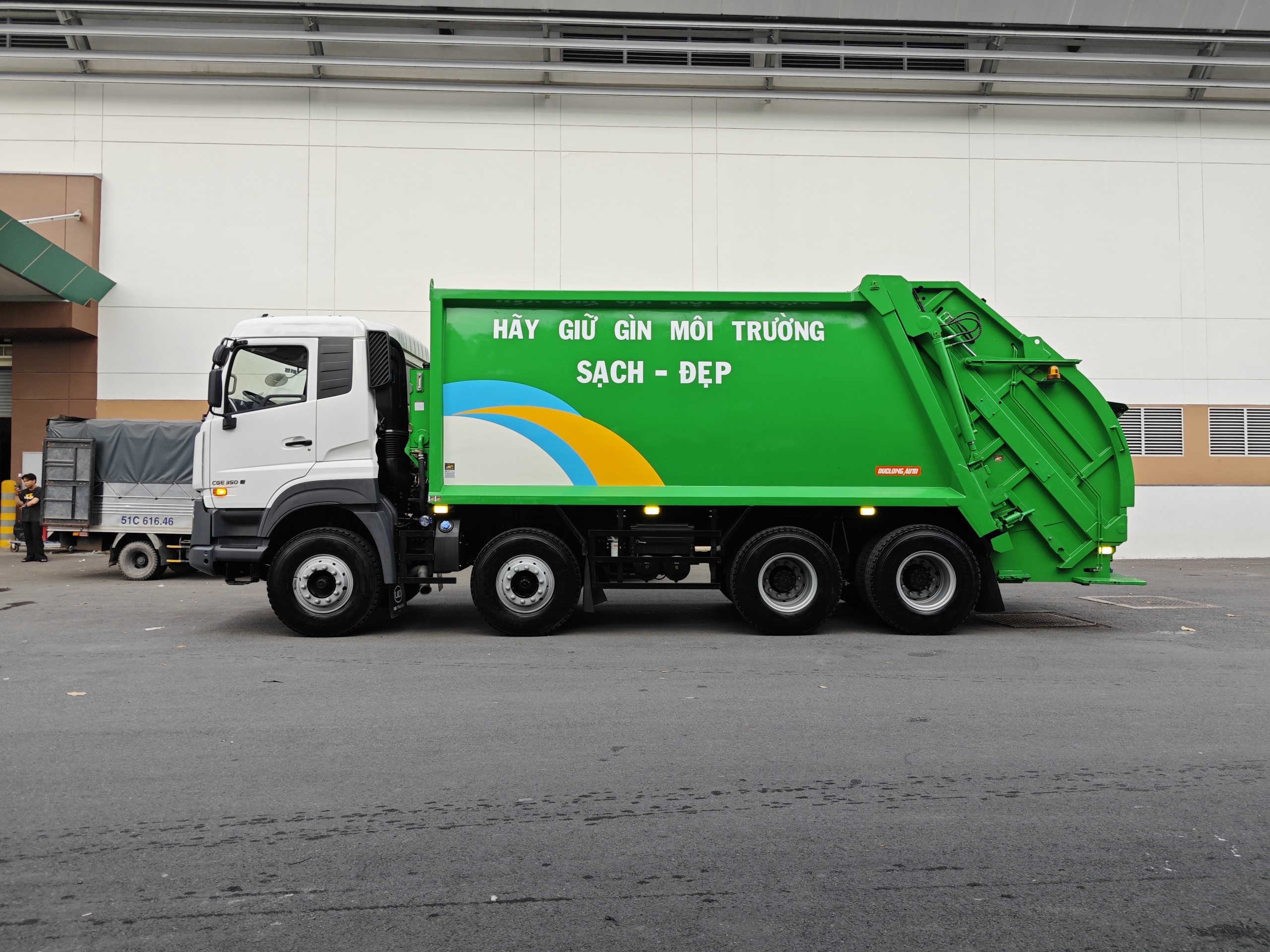 Xe Ép Rác 8x4 CGE 350 - http://marketing.udtrucks.com.vn/file/udtrucks/CGE-350/Ep-Rac/photo/img_20250525_160918.jpg