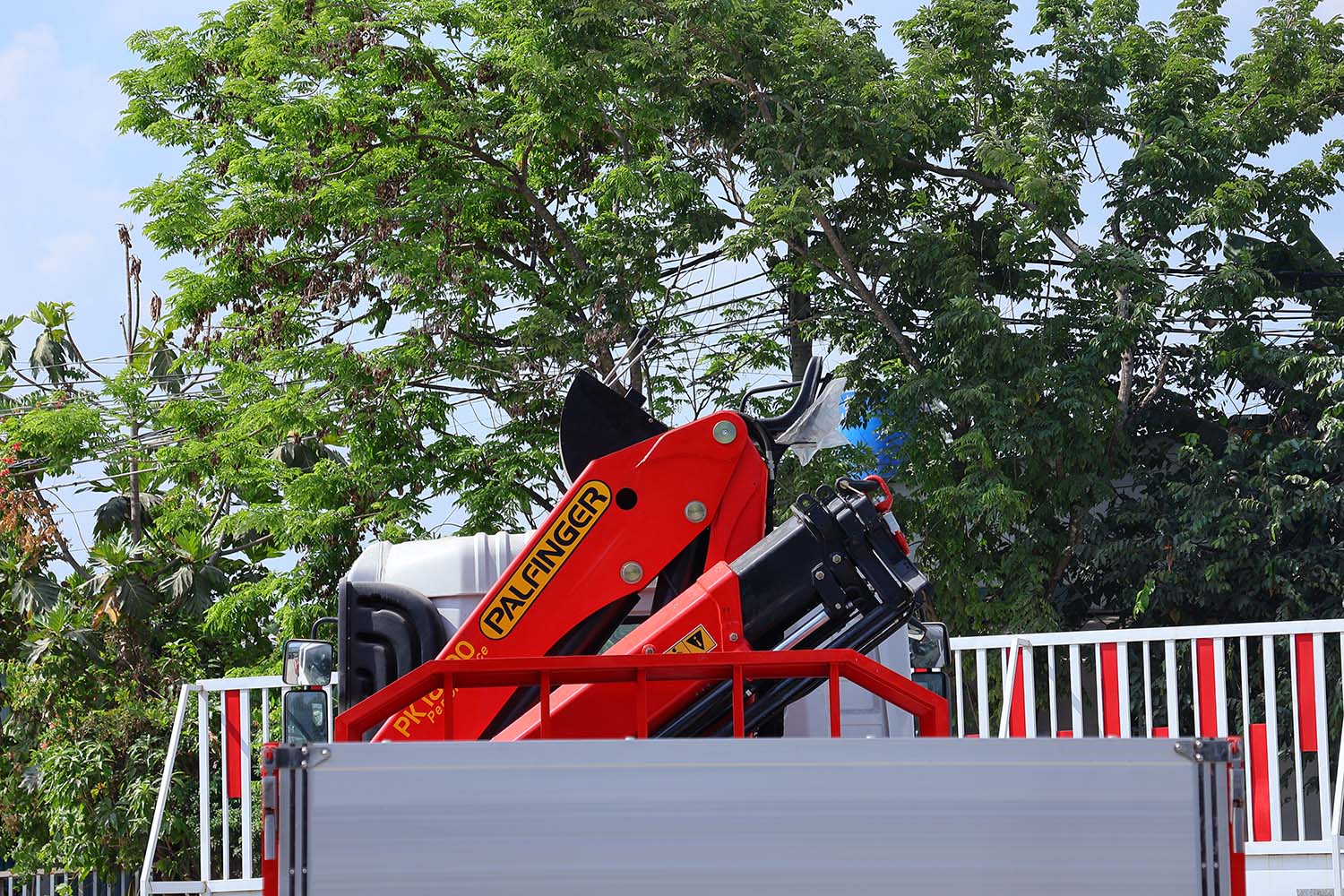 Tải Cẩu 8x4 CGE 350 Palfinger - http://marketing.udtrucks.com.vn/file/udtrucks/CGE-350/Palfinger/photo/IMG_7731.jpg