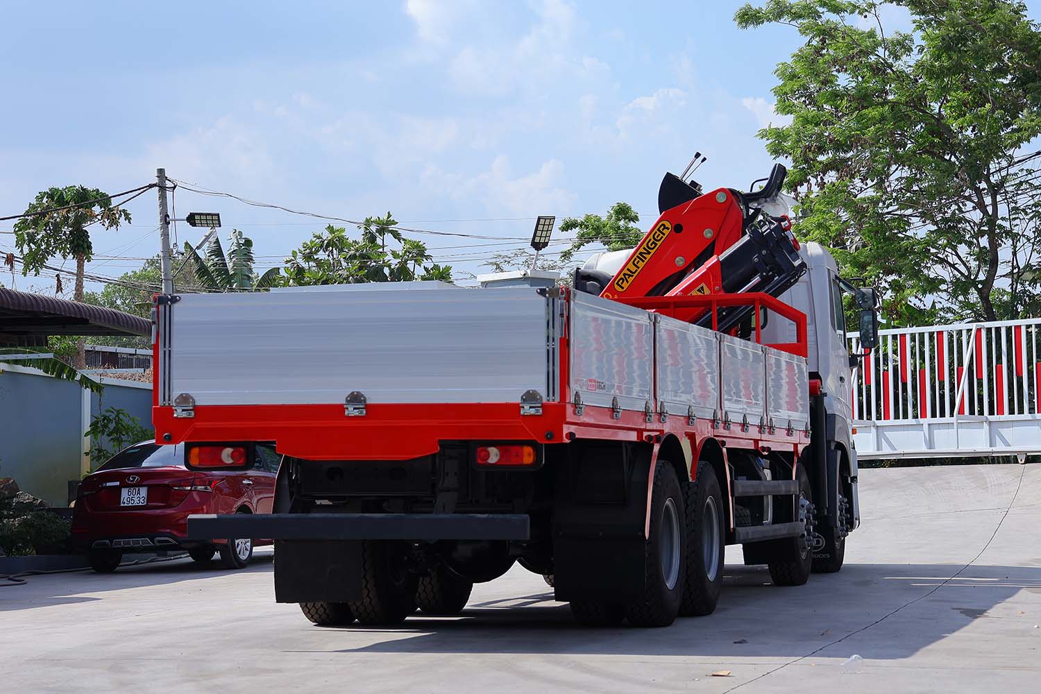 Tải Cẩu 8x4 CGE 350 Palfinger - http://marketing.udtrucks.com.vn/file/udtrucks/CGE-350/Palfinger/photo/IMG_7735.jpg