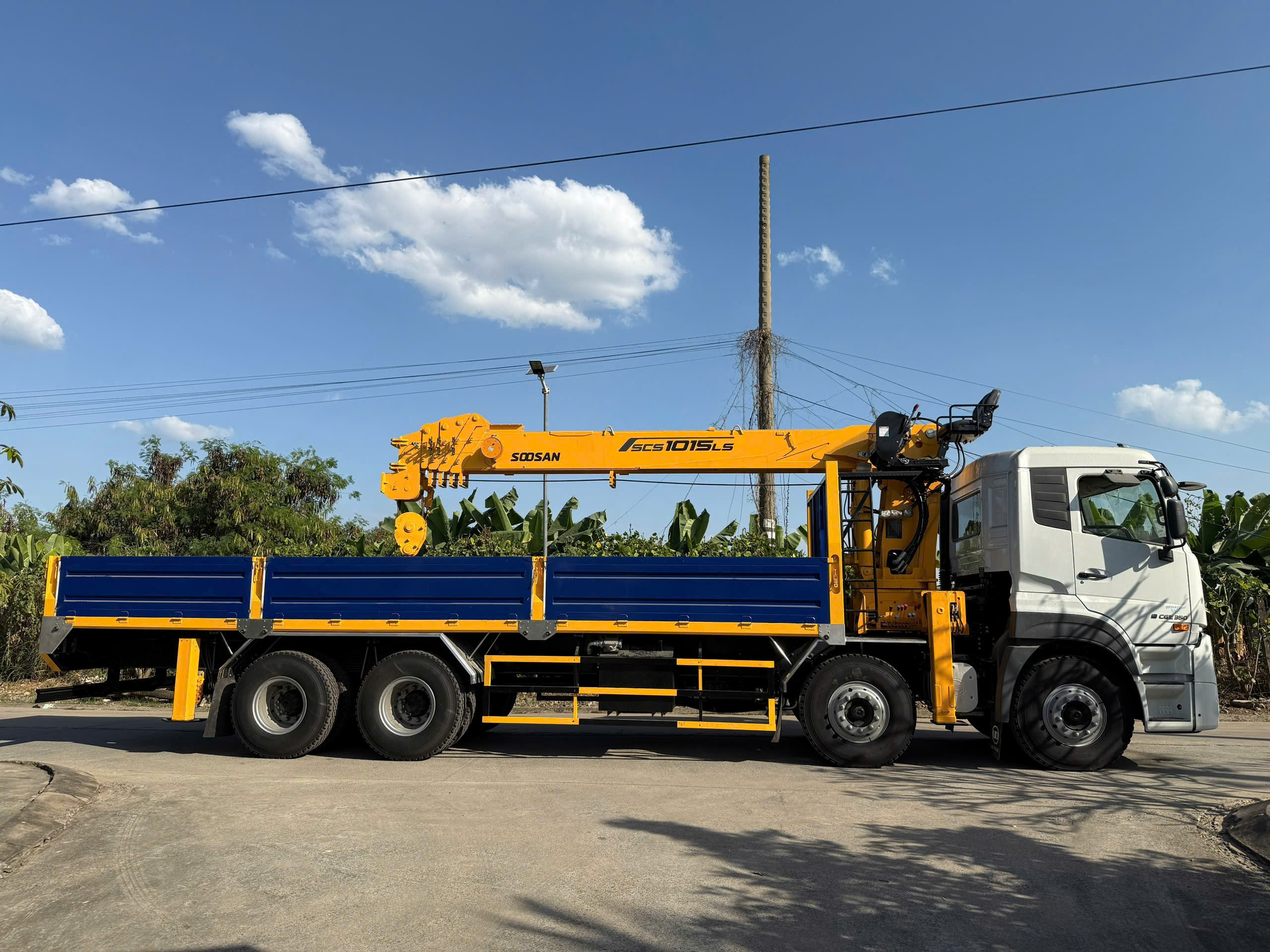 8x4 CGE 350 Soosan SCS1015LS - http://marketing.udtrucks.com.vn/file/udtrucks/CGE-350/Soosan-SCS1015LS/photo/z7852491132338_f463971c1e79dc117a410f4d15fb2ea7.jpg