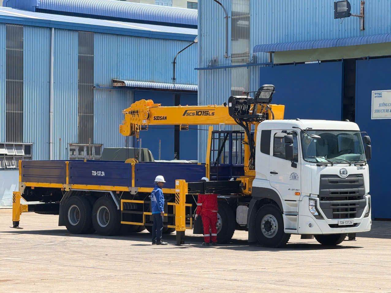 8x4 CGE 350 Soosan SCS1015LS - http://marketing.udtrucks.com.vn/file/udtrucks/CGE-350/Soosan-SCS1015LS/photo/z7852491142046_86c9a47bc58a992de6be632a181ddcf5.jpg