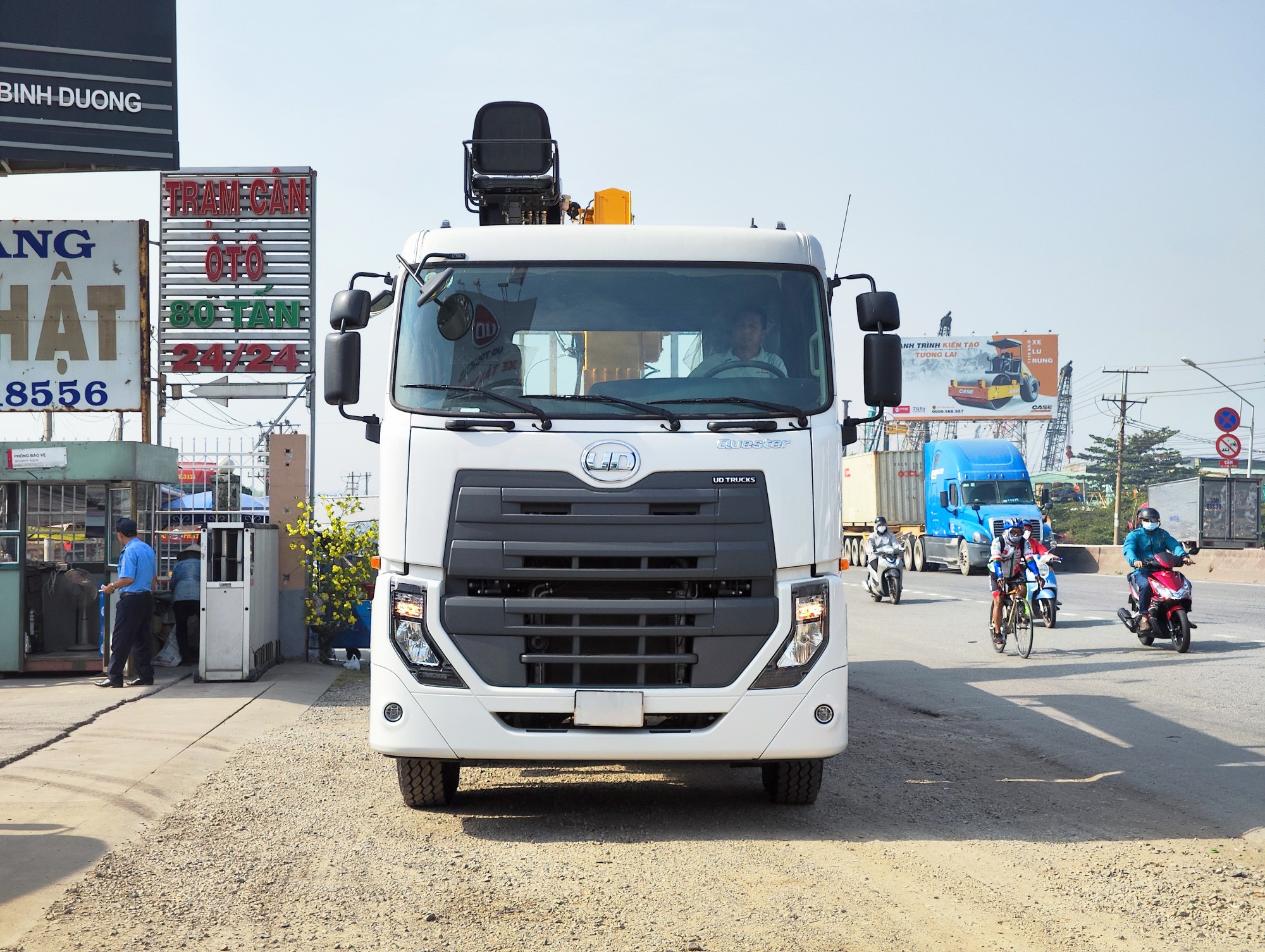 Cẩu SOOSAN 8x4 CGE 350 - http://marketing.udtrucks.com.vn/file/udtrucks/CGE-350/Soosan/photo/2.jpg