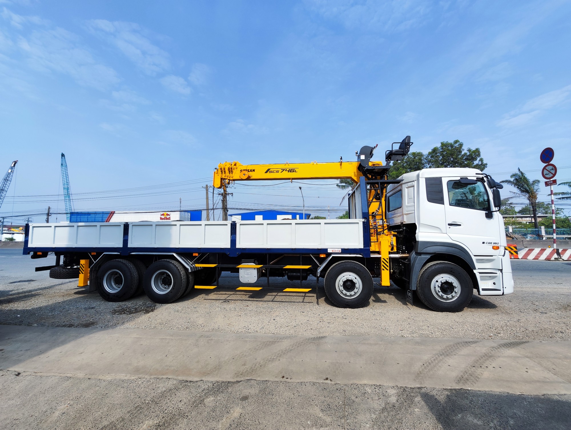 Cẩu SOOSAN 8x4 CGE 350 - http://marketing.udtrucks.com.vn/file/udtrucks/CGE-350/Soosan/photo/8.jpg