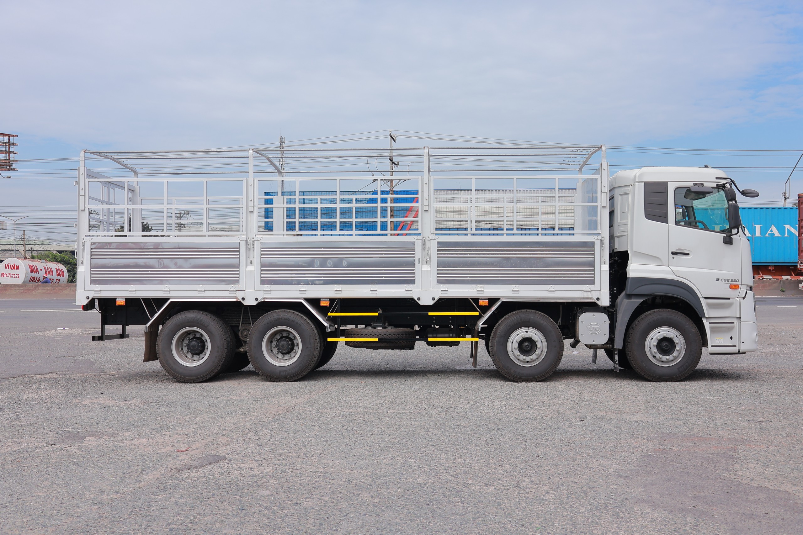 8x4 CGE 350 TMB 8m5 - http://marketing.udtrucks.com.vn/file/udtrucks/CGE-350/TMB-8500-IN/photo/img_1468.jpg