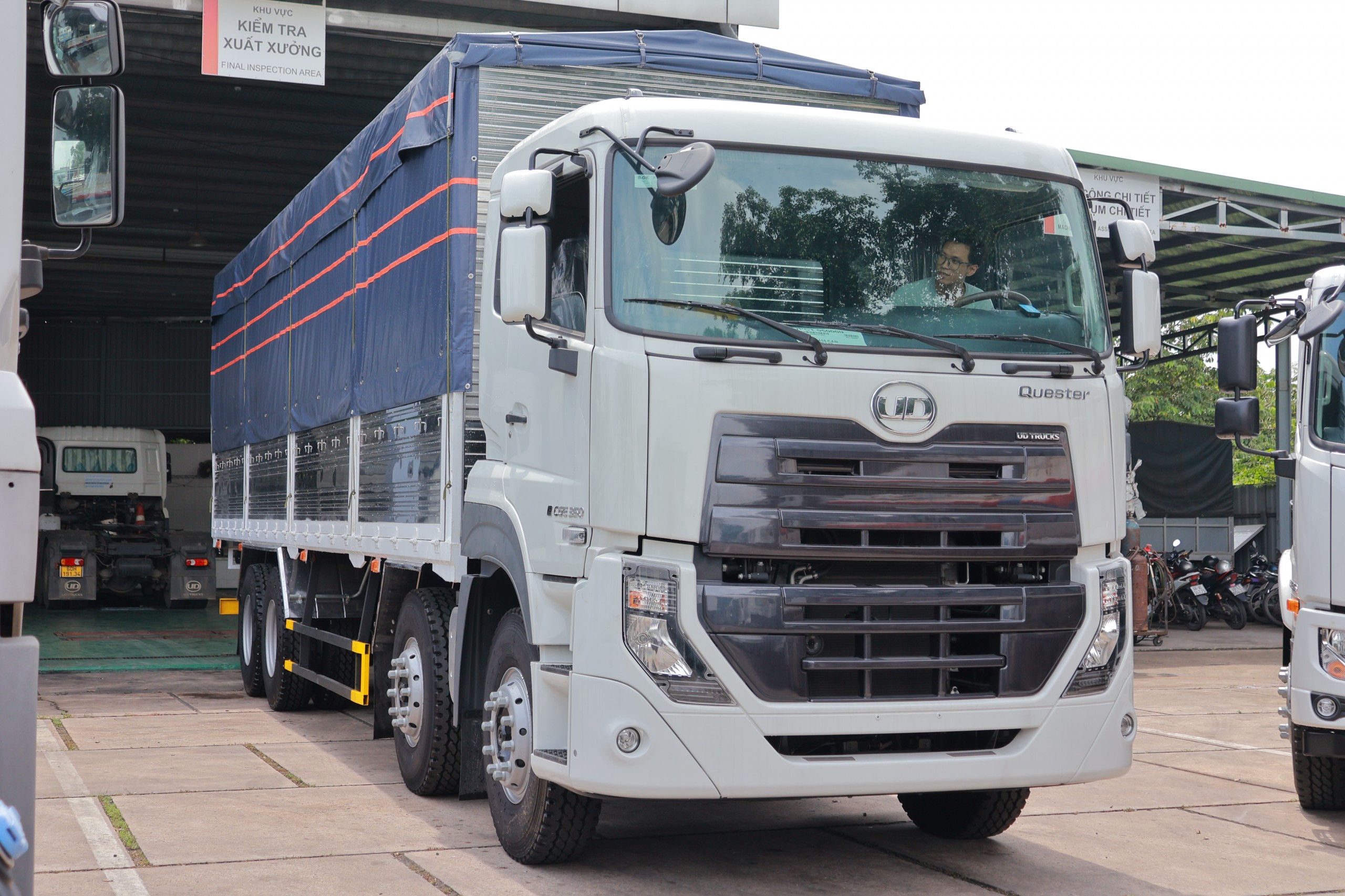 8x4 CGE 350 TMB TC - http://marketing.udtrucks.com.vn/file/udtrucks/CGE-350/TMB-TC-OTDN/photo/img_6435.jpg
