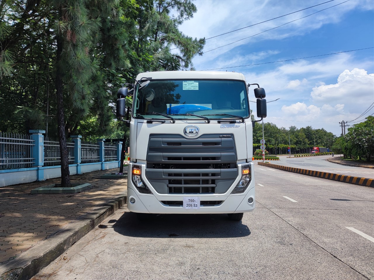 Bồn Xăng Dầu 8x4 CGE 350 - http://marketing.udtrucks.com.vn/file/udtrucks/CGE-350/Xitec/photo/IMG_20220624_121134.jpg