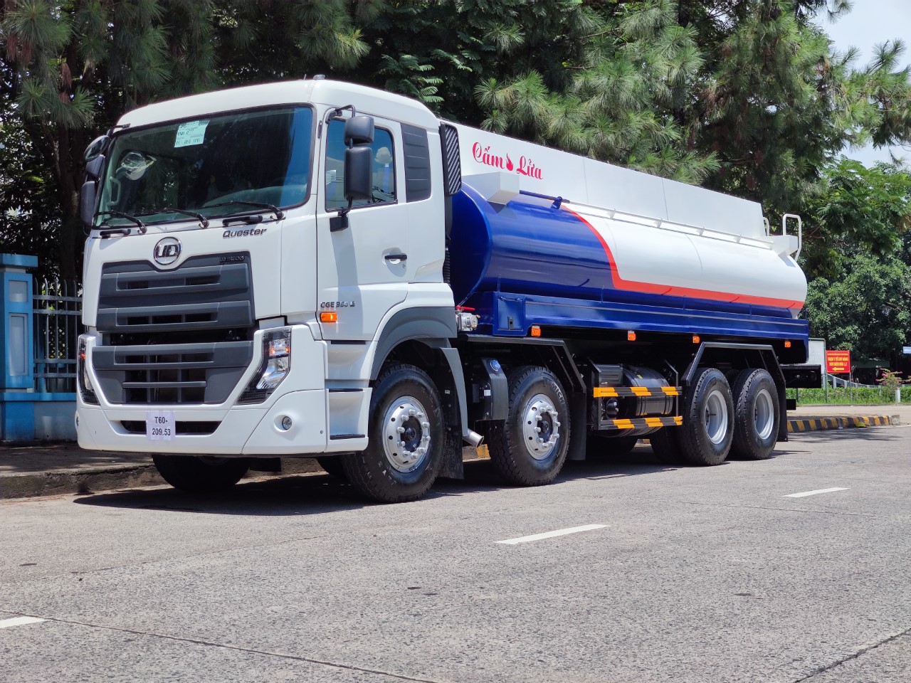 Bồn Xăng Dầu 8x4 CGE 350 - http://marketing.udtrucks.com.vn/file/udtrucks/CGE-350/Xitec/photo/IMG_20220624_121513.jpg