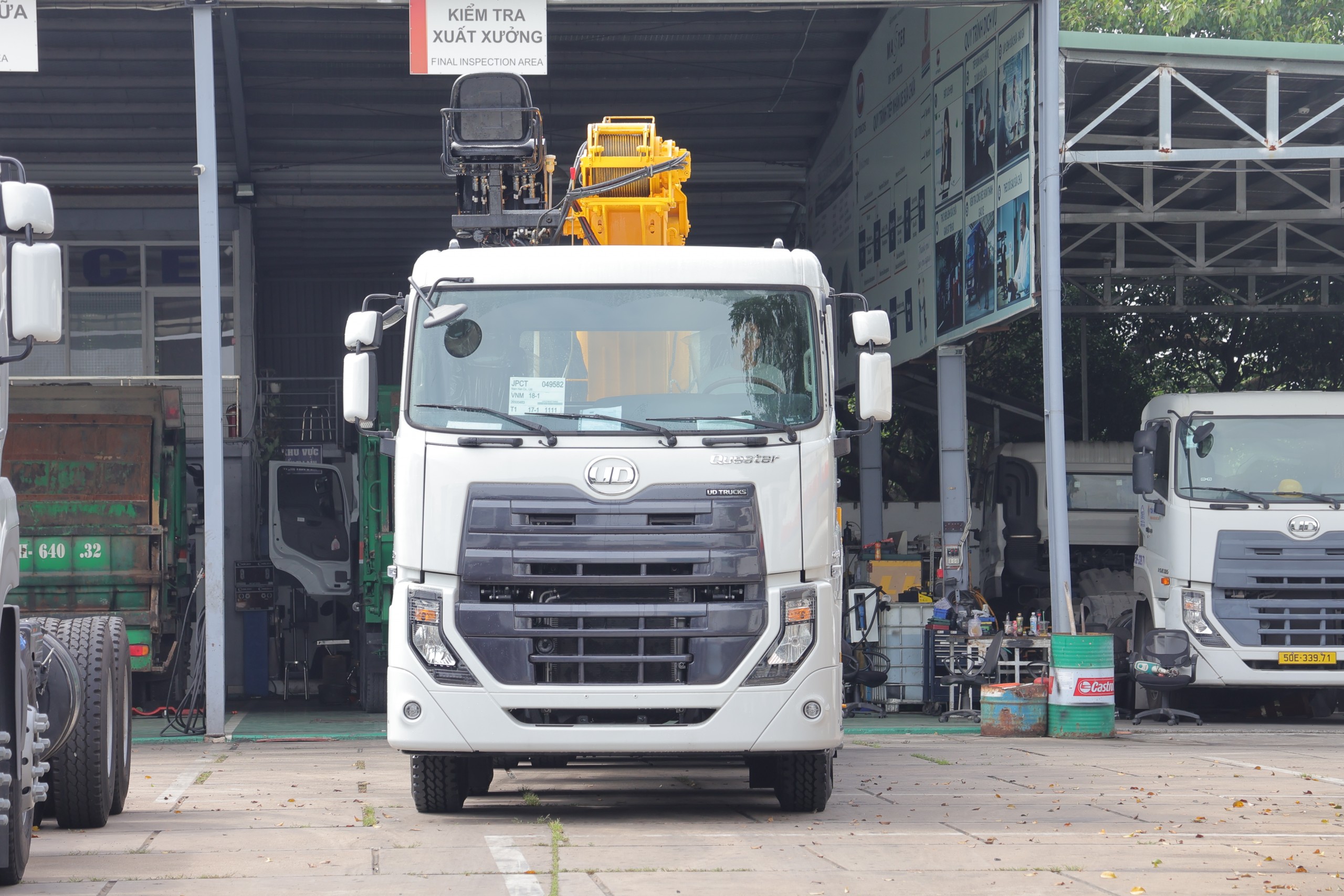 8x4 CGE 350 Soosan SCS1516S 2026 - http://marketing.udtrucks.com.vn/file/udtrucks/CGE-350/v2026-Soosan-SCS1516S/photo/img_6041.jpg