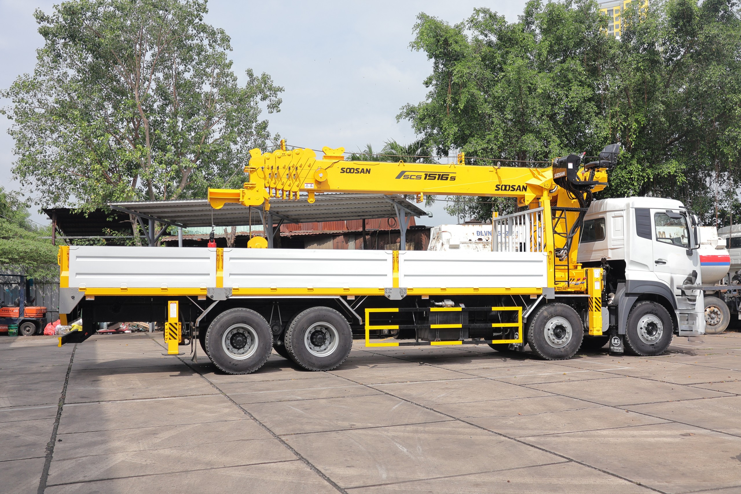8x4 CGE 350 Soosan SCS1516S 2026 - http://marketing.udtrucks.com.vn/file/udtrucks/CGE-350/v2026-Soosan-SCS1516S/photo/img_6057.jpg