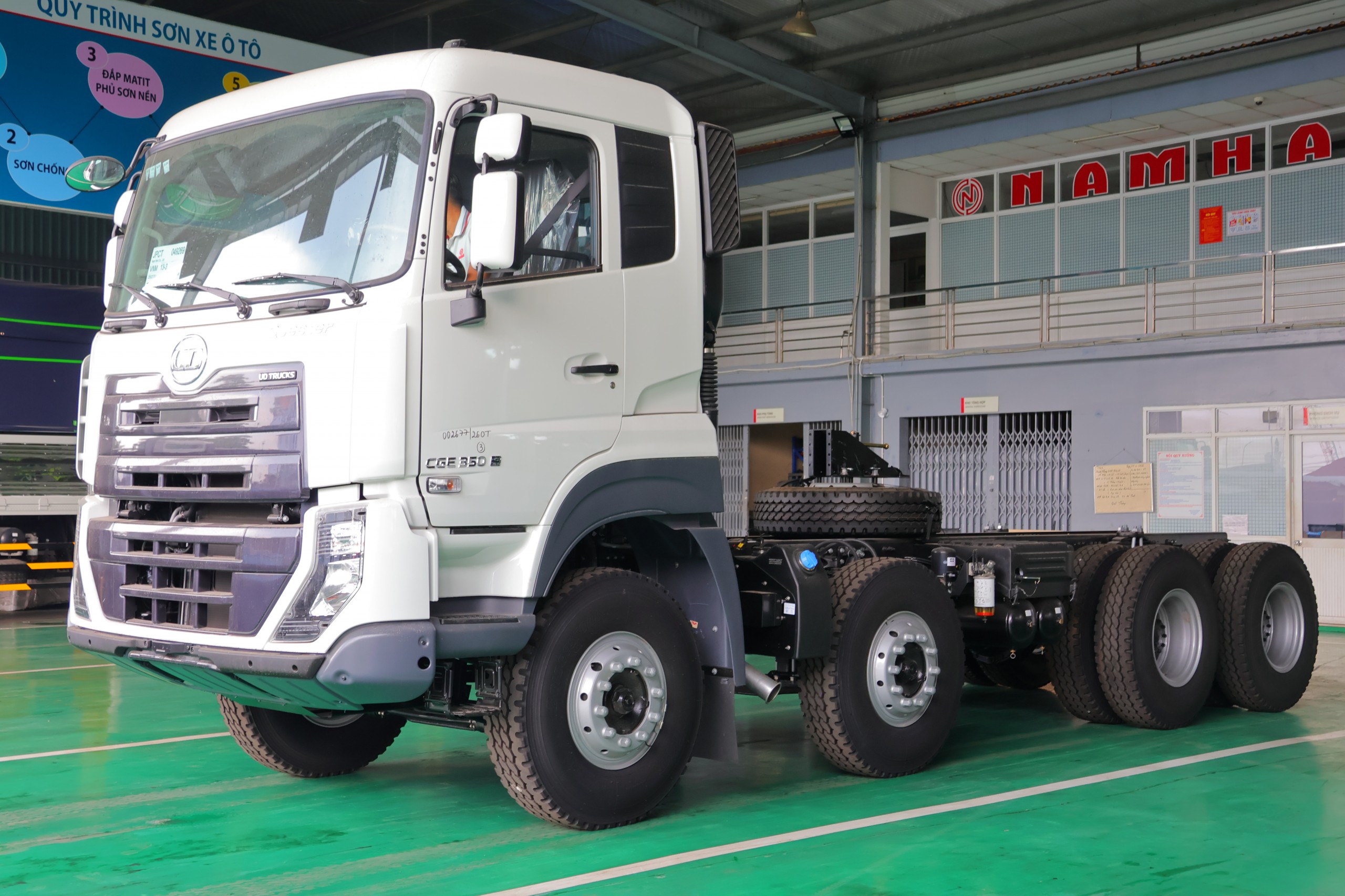 Chassis 8x4 CGE 350 WB4600