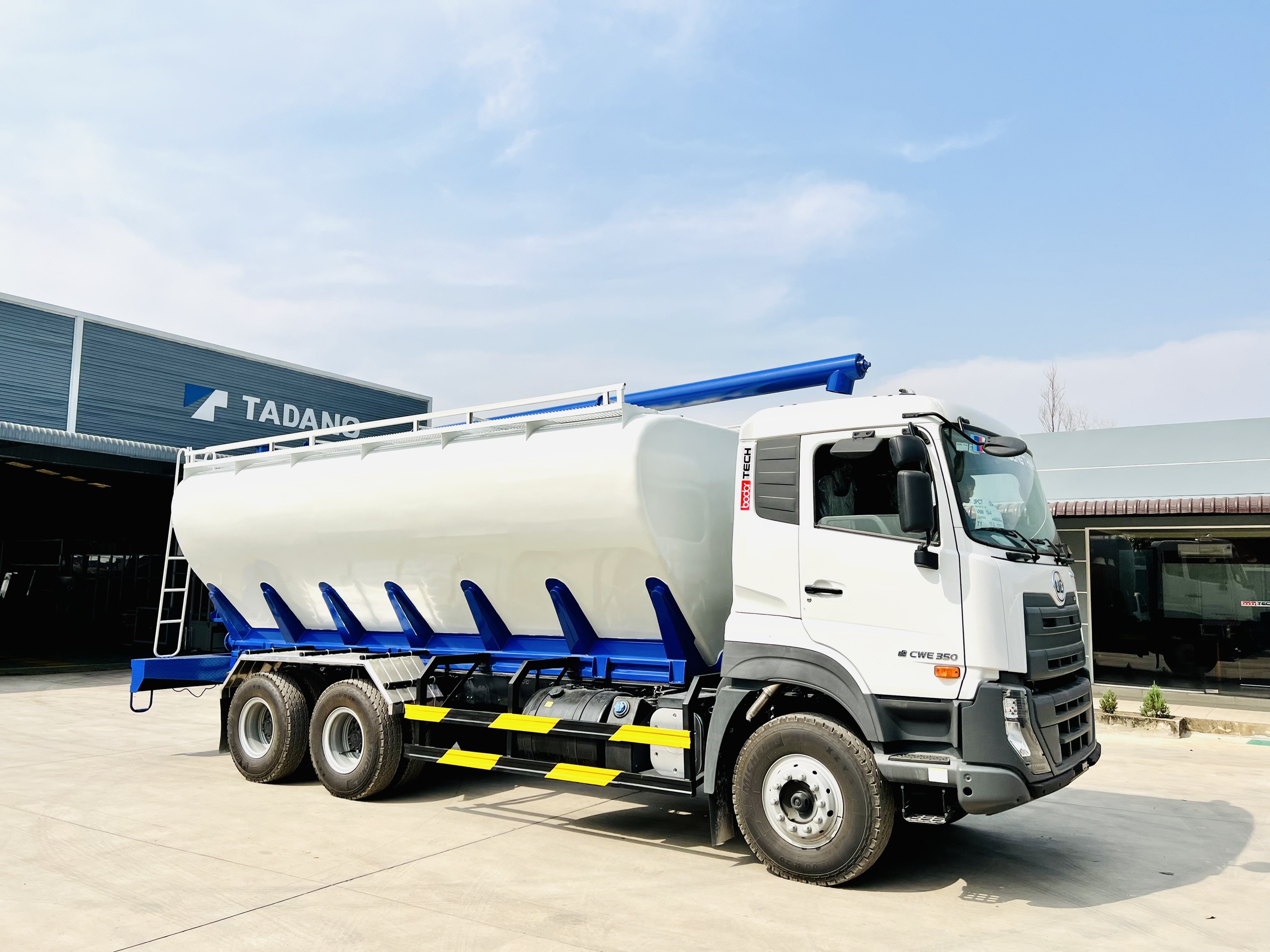 Bồn Cám 6x4 CWE 350 - http://marketing.udtrucks.com.vn/file/udtrucks/CWE-350/Bon-Cam/photo/z4159069720884_b5f291ea11279d77b.jpg