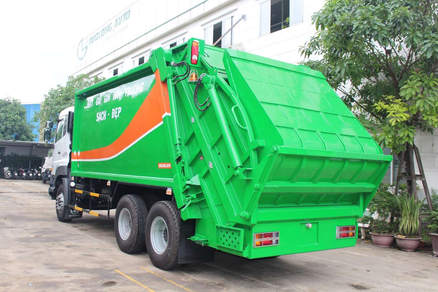 Xe Ép Rác 6x4 CWE 350 - http://marketing.udtrucks.com.vn/file/udtrucks/CWE-350/Cho-Rac/photo/z3901410000526_c351f9dcb29a0cf8a.jpg