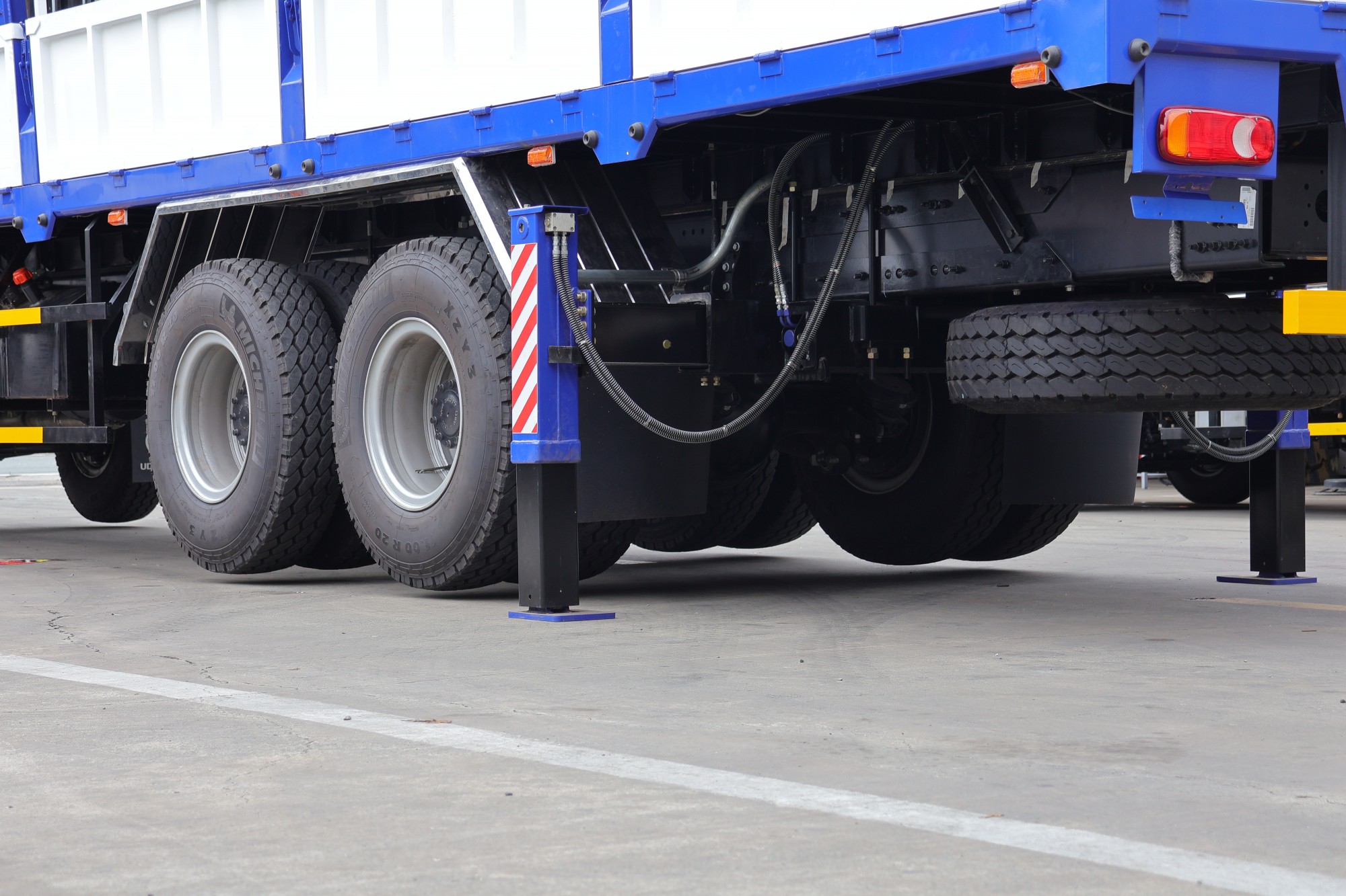 Cẩu Dongyan 6x4 CWE 350 - http://marketing.udtrucks.com.vn/file/udtrucks/CWE-350/Dongyan/photo/IMG_9162.jpg