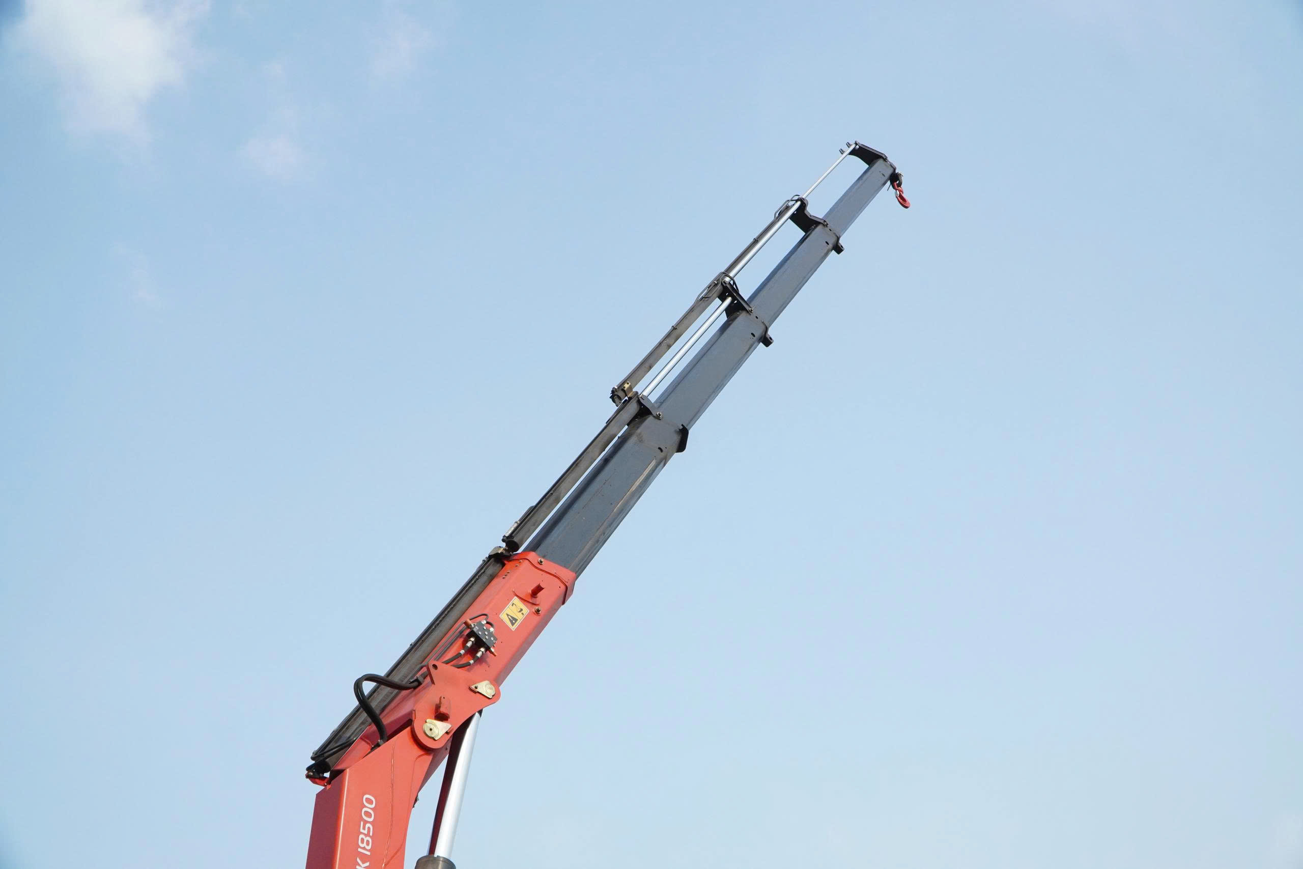 6x4 CWE 350 Sany Palfinger - http://marketing.udtrucks.com.vn/file/udtrucks/CWE-350/Sany-Palfinger/photo/6x4_cwe_350_sany_palfinger_spk_18500.jpg