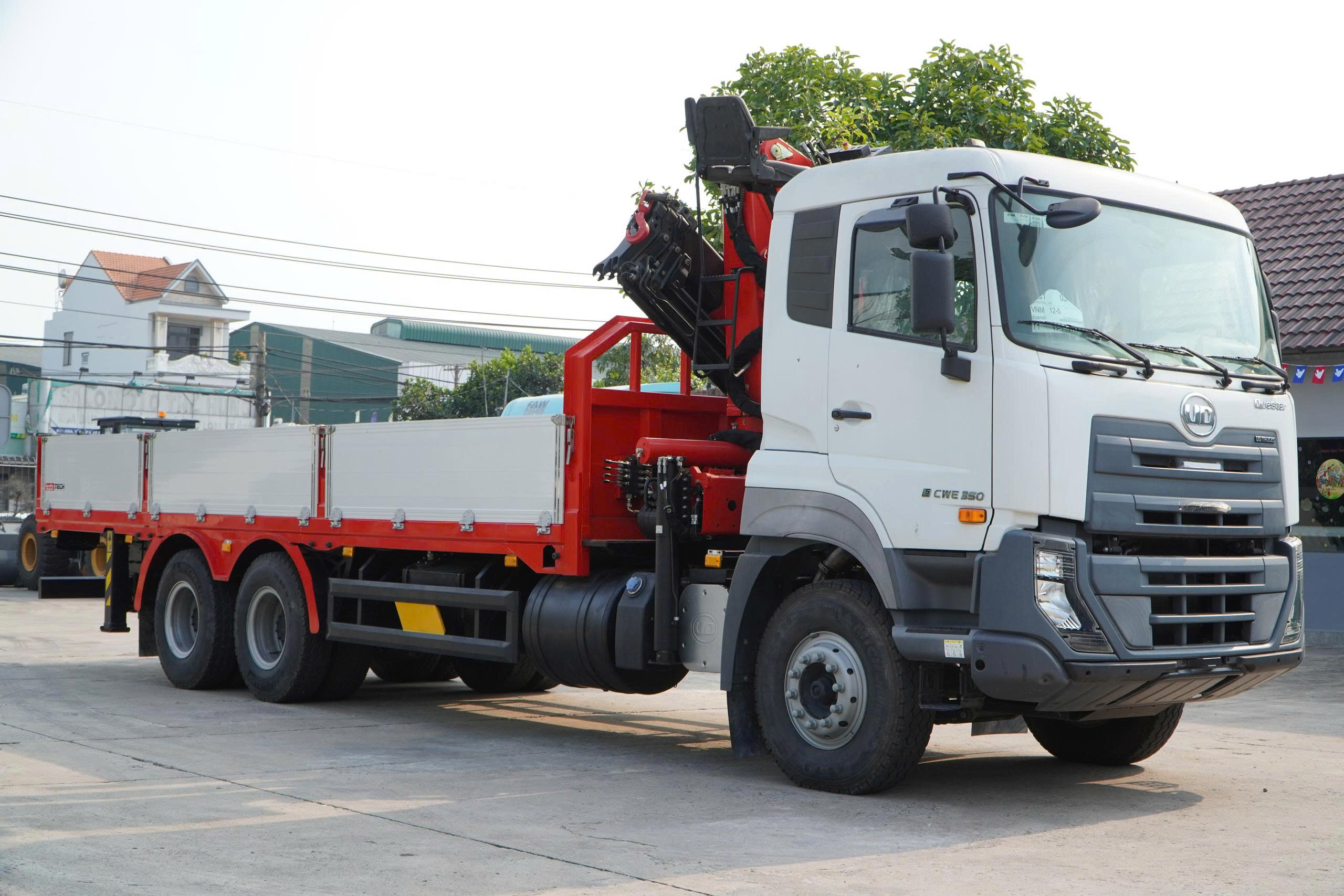 6x4 CWE 350 Sany Palfinger - http://marketing.udtrucks.com.vn/file/udtrucks/CWE-350/Sany-Palfinger/photo/6x4_cwe_350_sany_palfinger_spk_18500_26.jpg