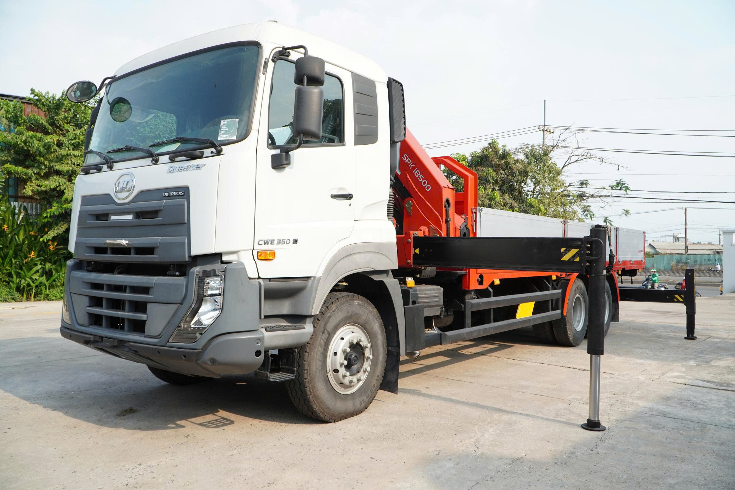 6x4 CWE 350 Sany Palfinger - http://marketing.udtrucks.com.vn/file/udtrucks/CWE-350/Sany-Palfinger/photo/6x4_cwe_350_sany_palfinger_spk_18500_29.jpg