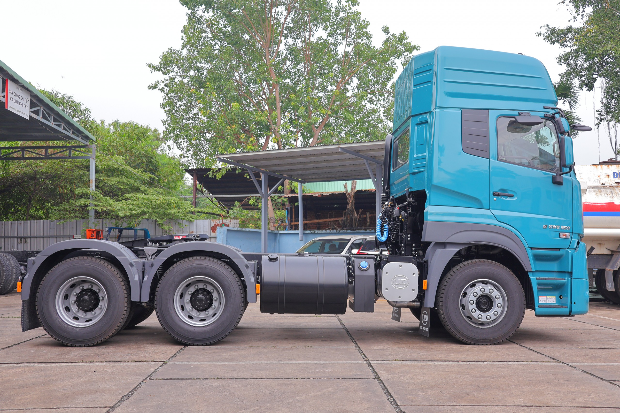 6x4 GWE 350 XXSL Green - http://marketing.udtrucks.com.vn/file/udtrucks/GWE-350-XXSL/Green/photo/img_5298.jpg