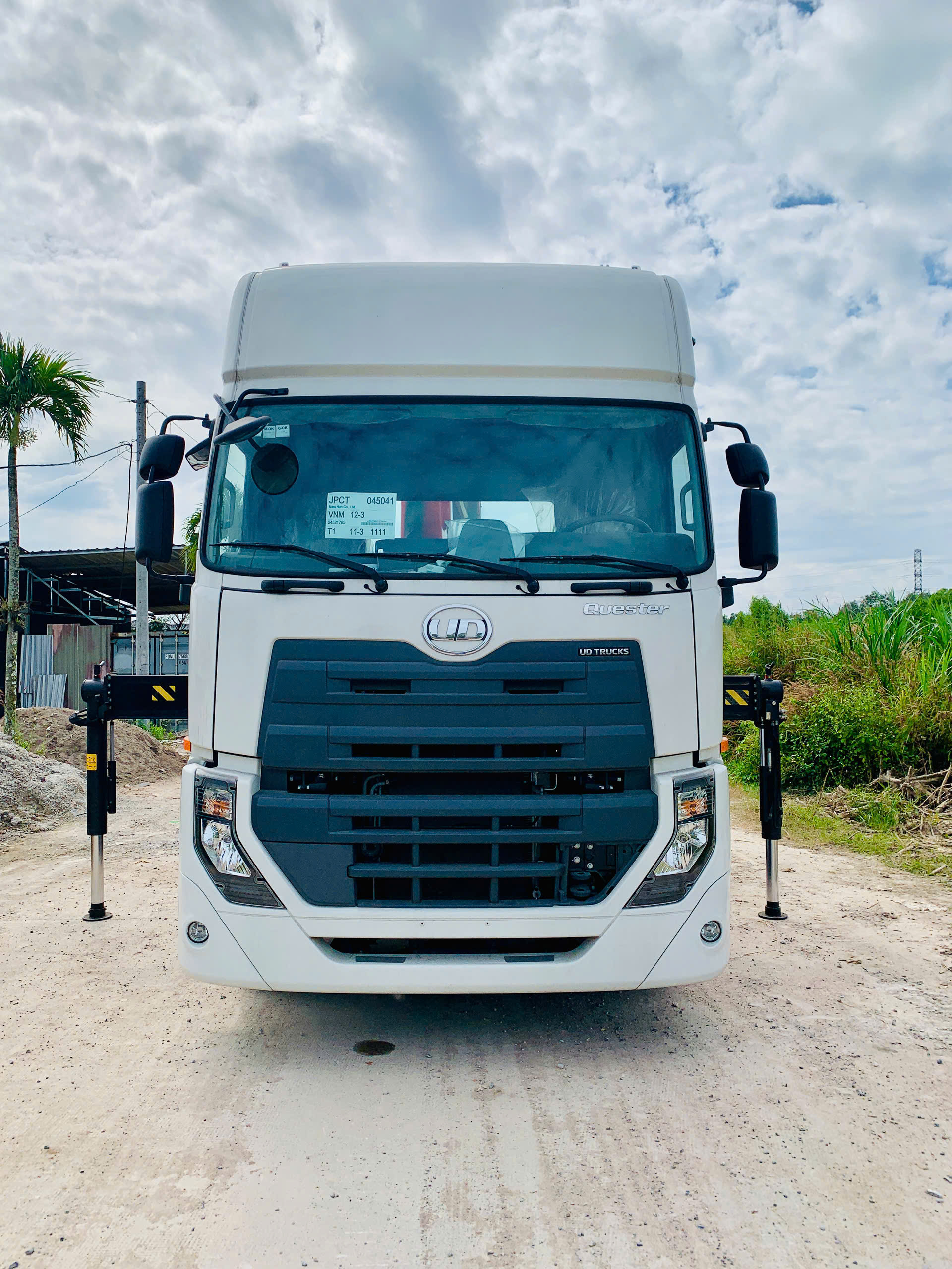 6x4 GWE 350 Sany Palfinger - http://marketing.udtrucks.com.vn/file/udtrucks/GWE-350-XXSL/Sany-Palfinger/photo/6x4_gwe_350_xxsl_sanypalfinger_spk_23500_2.jpg