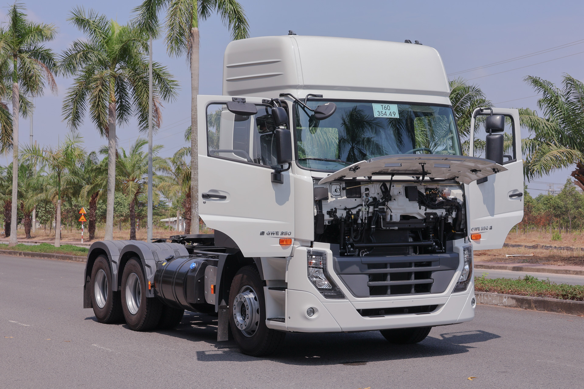 Đầu Kéo Nóc Cao 6x4 GWE 350 - http://marketing.udtrucks.com.vn/file/udtrucks/GWE-350-XXSL/photo/IMG_7683.jpg