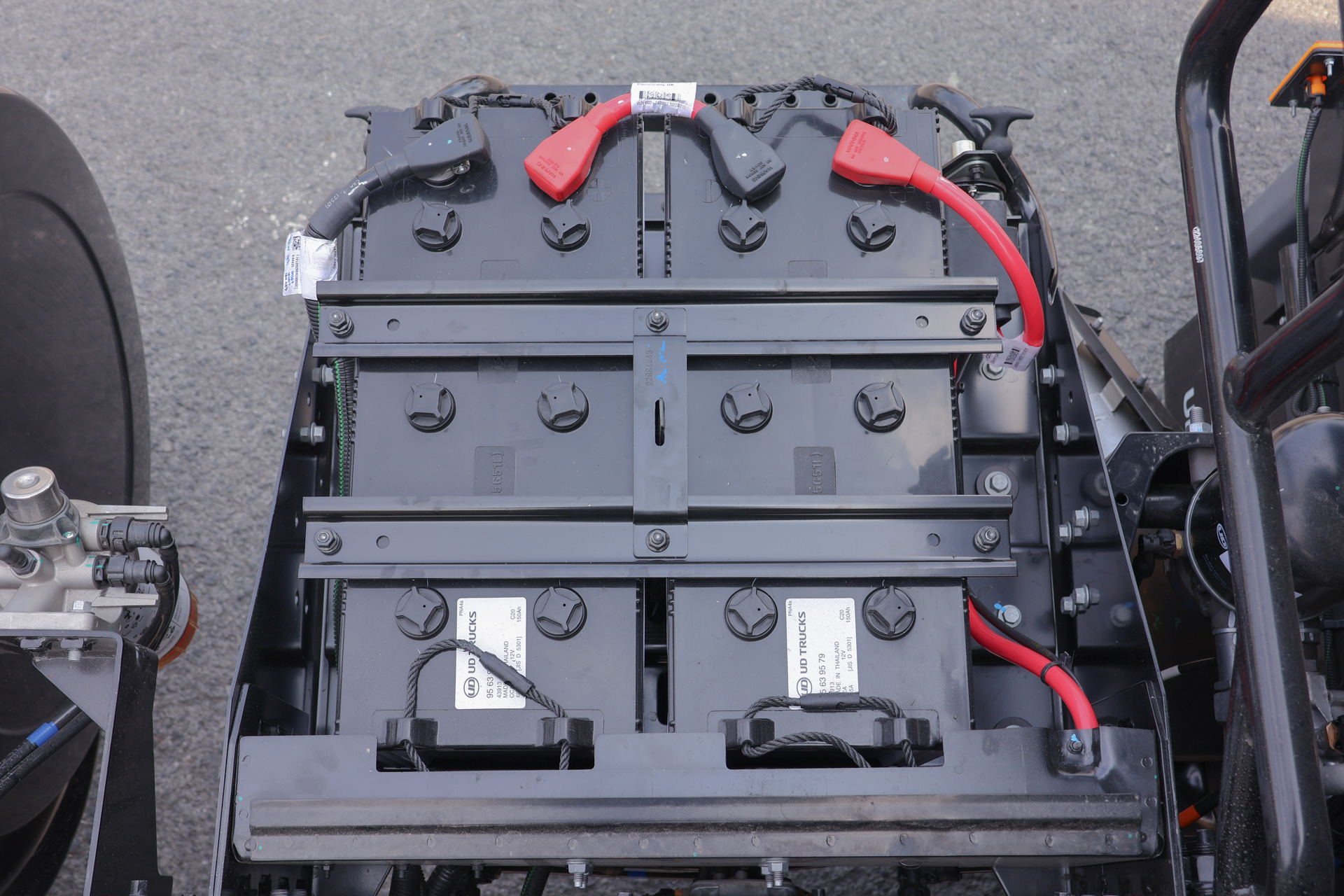Đầu Kéo Nóc Cao 6x4 GWE 350 - http://marketing.udtrucks.com.vn/file/udtrucks/GWE-350-XXSL/photo/IMG_7694.jpg