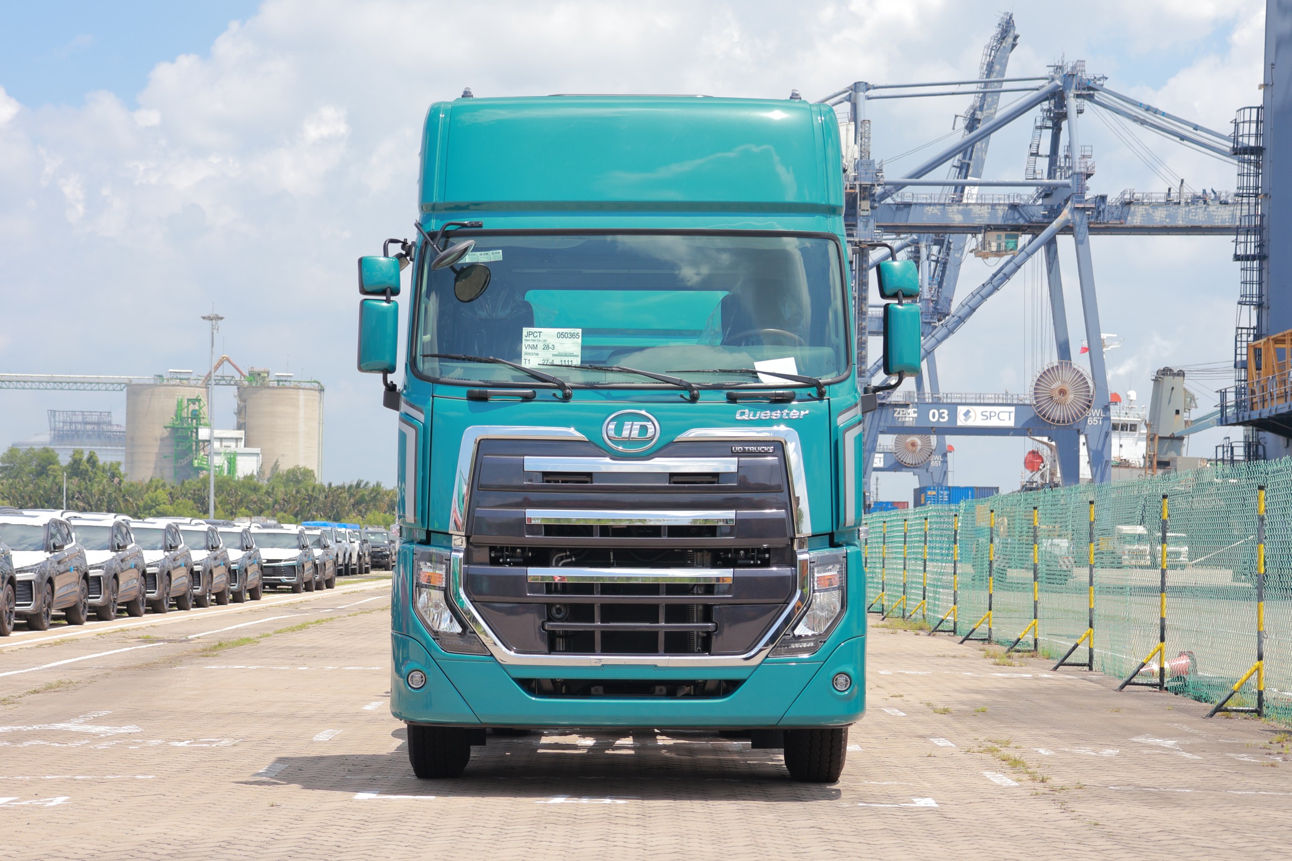 Đầu kéo GWE 410 XXSL Green - http://marketing.udtrucks.com.vn/file/udtrucks/GWE-410-XXSL/v2026-green/photo/img_6120.jpg
